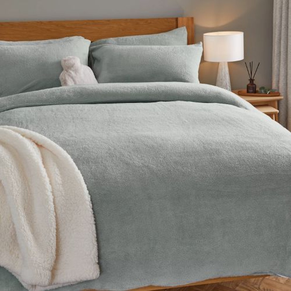 Best Fleece Bedding Sets For Cosy Autumn & Chilly Winter