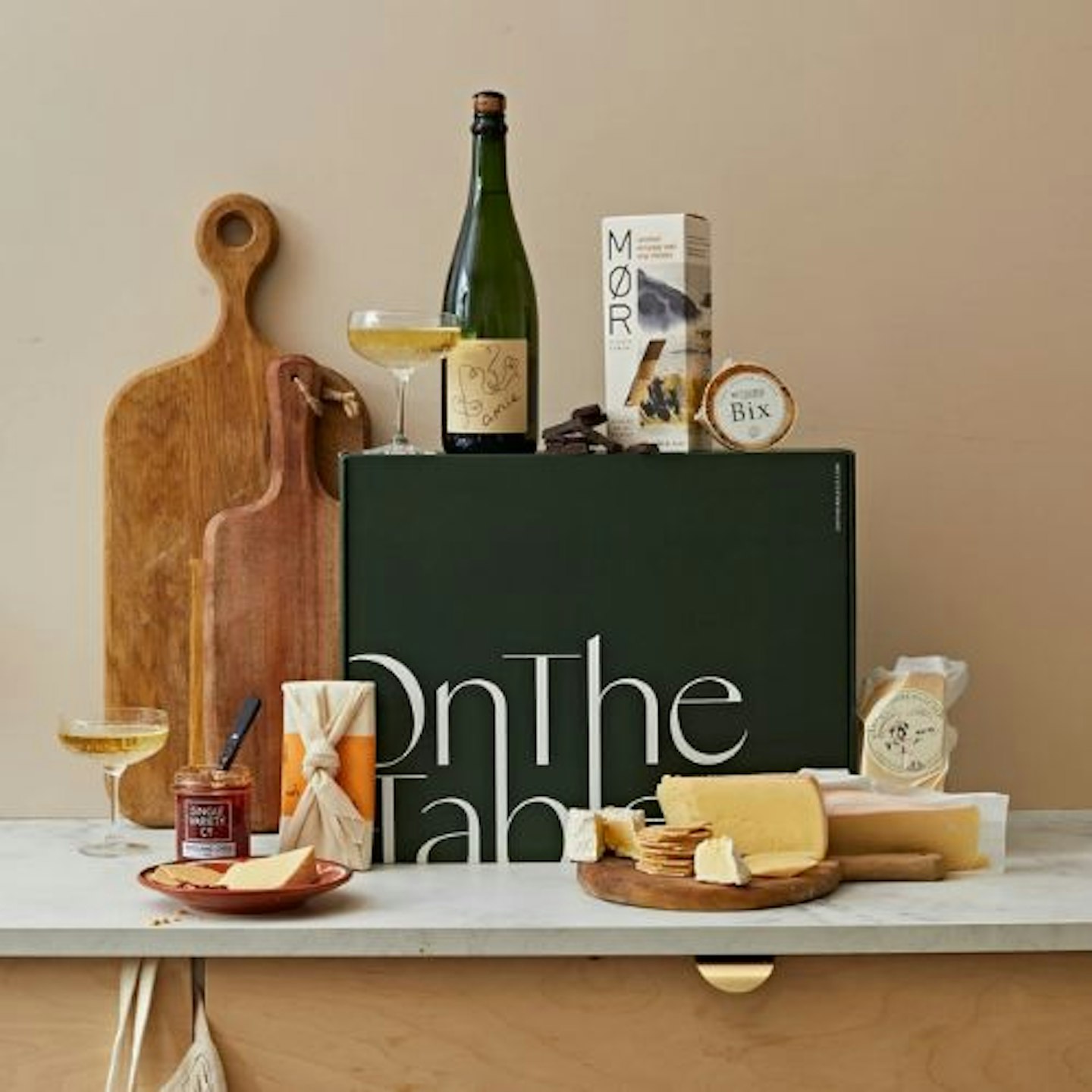 On The Table British Cheese and Fancy Fizz Gift Box £85.00