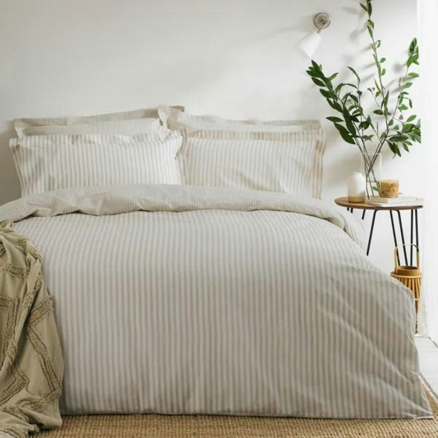  Best duvet covers: The Linen Yard Hebden Reversible 100% Cotton Natural Duvet Cover and Pillowcase Set