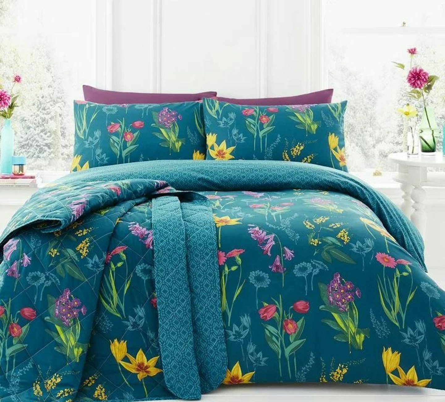 Best duvet covers: Colourful Flower Bouquets Face and Geometric Duvet Cover Set