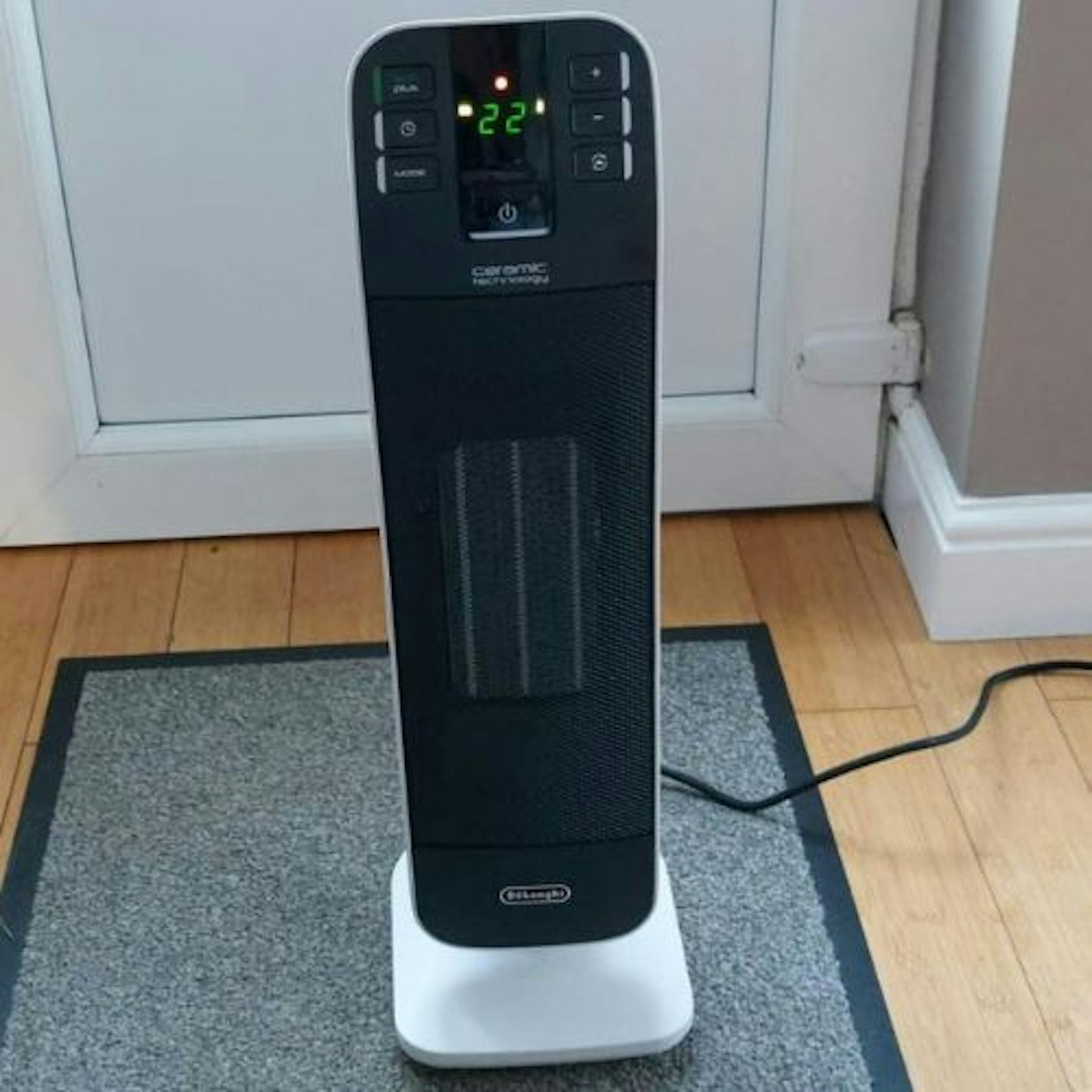 De'Longhi Bend Line 2kW Oscillating Tower Ceramic Heater