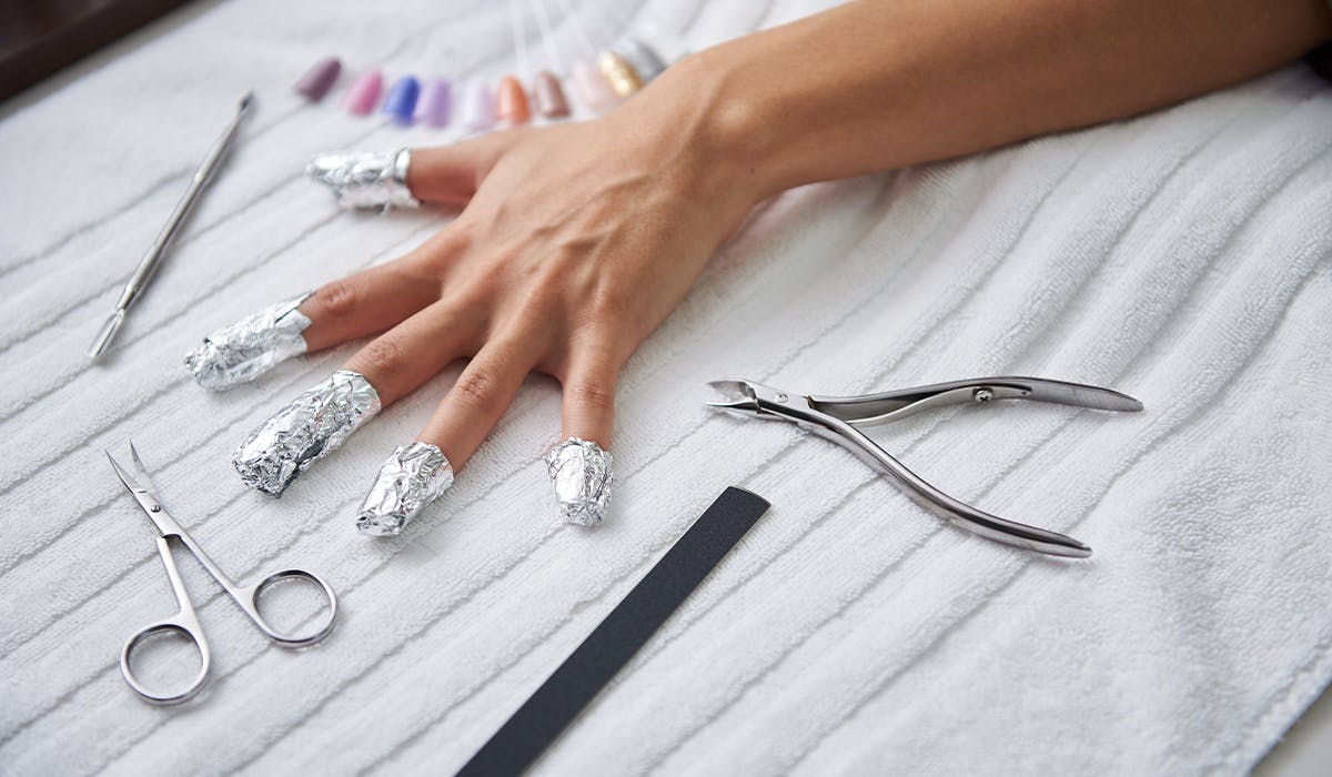 Is Removing Acrylic Nails with Dental Floss Safe?