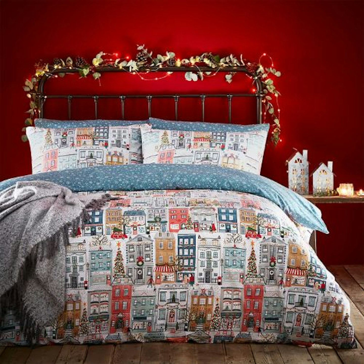 furn. Festive Town Reversible Duvet Cover and Pillowcase Set