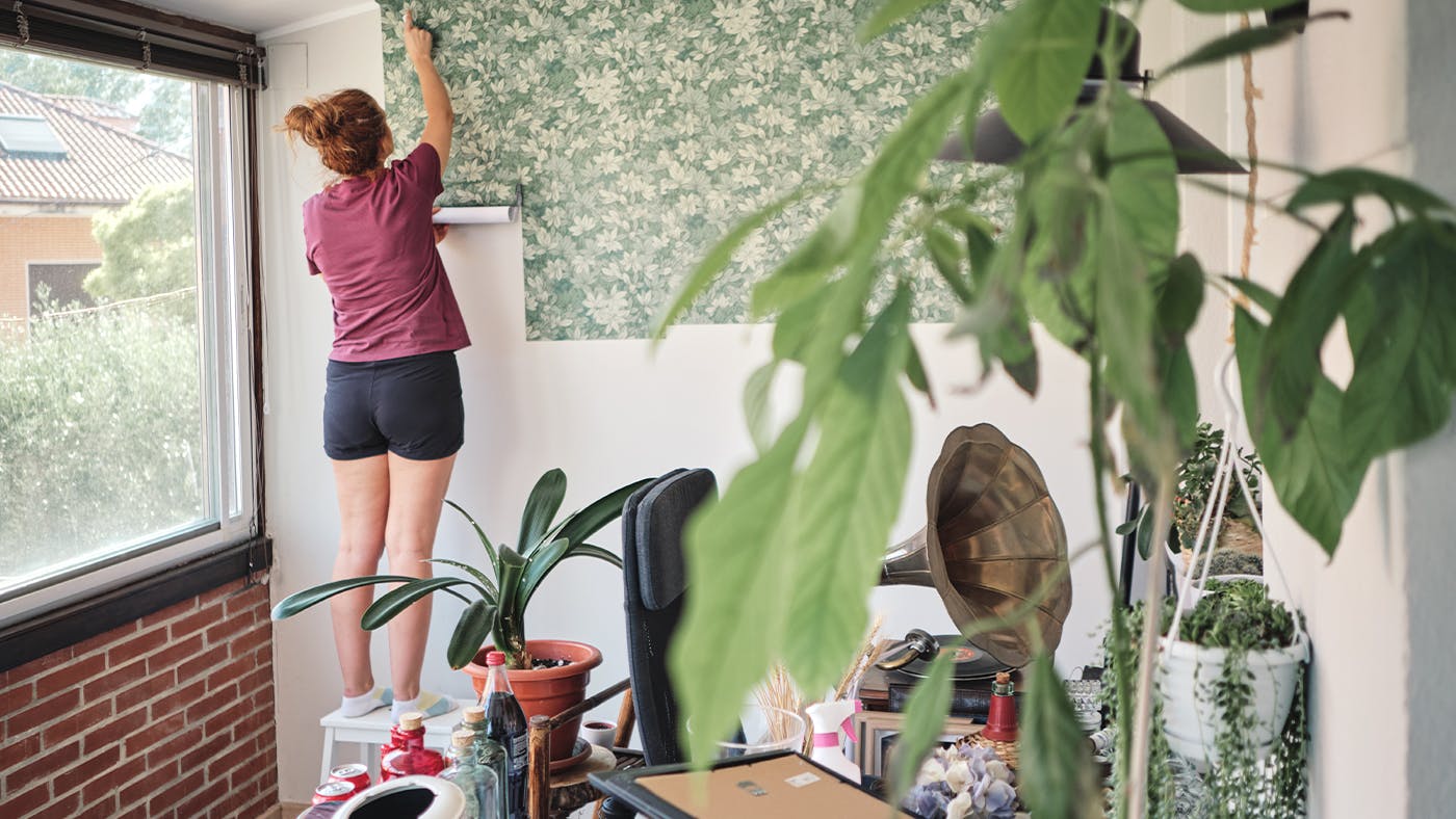 Insulating wallpaper hotsell