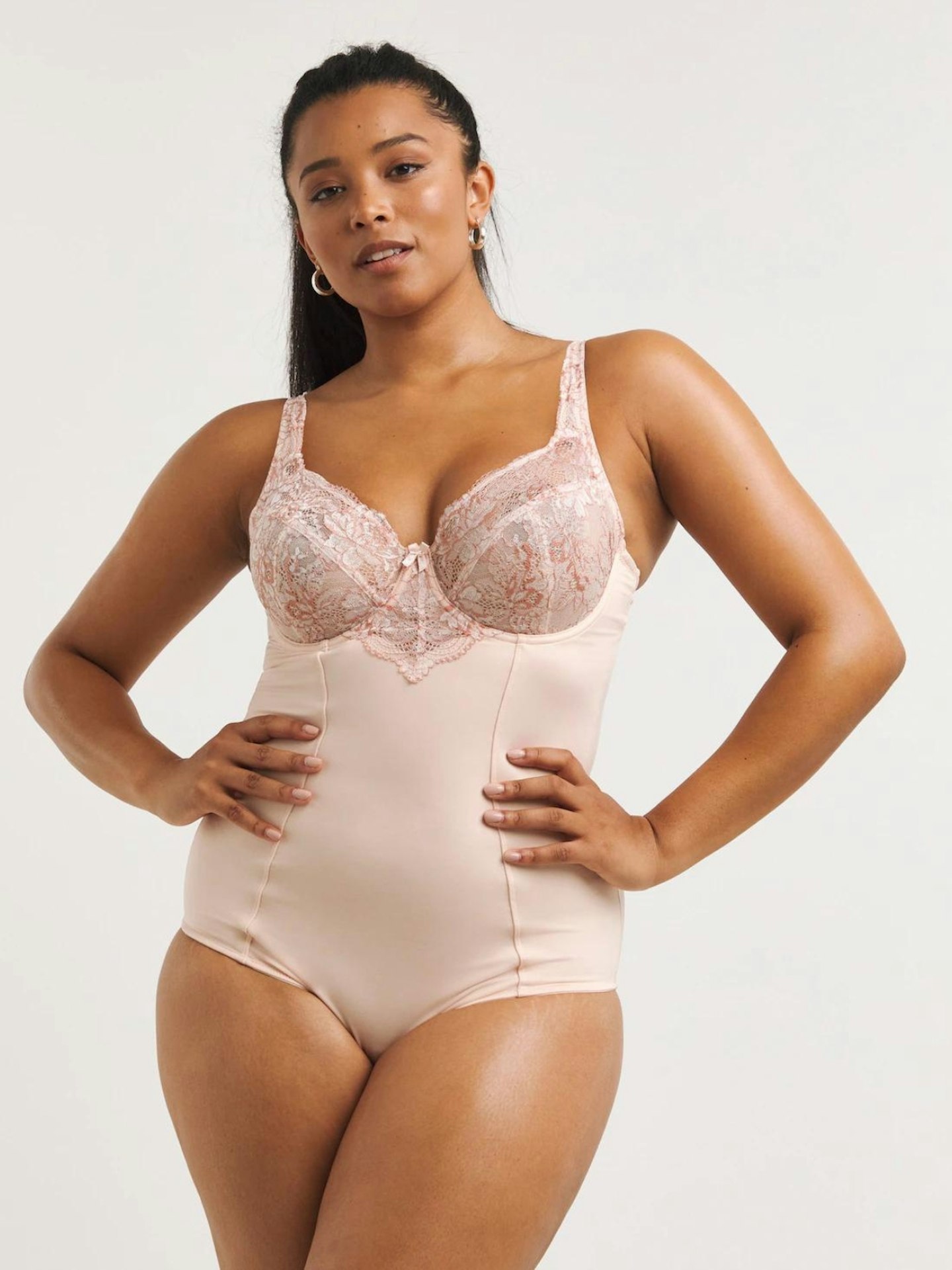 MAGISCULPT Firm Control Ella Lace Blush Bodyshaper