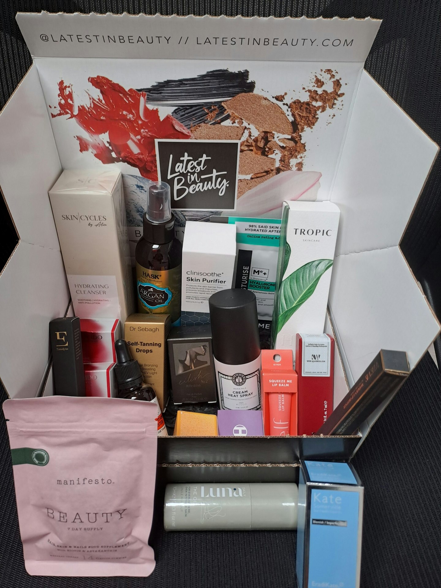 What's Hot - Summer Edition beauty box by Latest in Beauty 