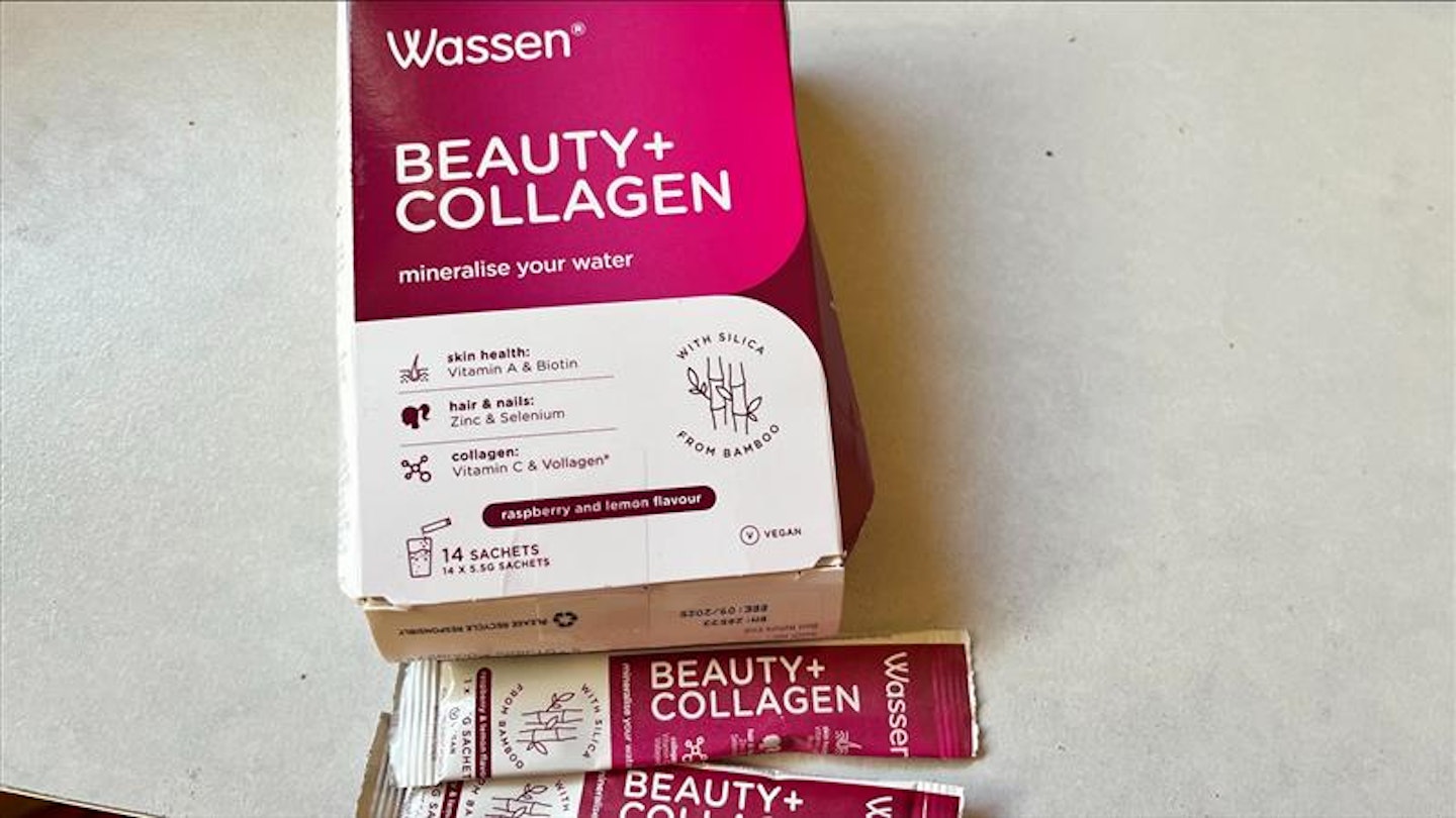 Box of Wassen Beauty Collagen and 2 sachets of the product 