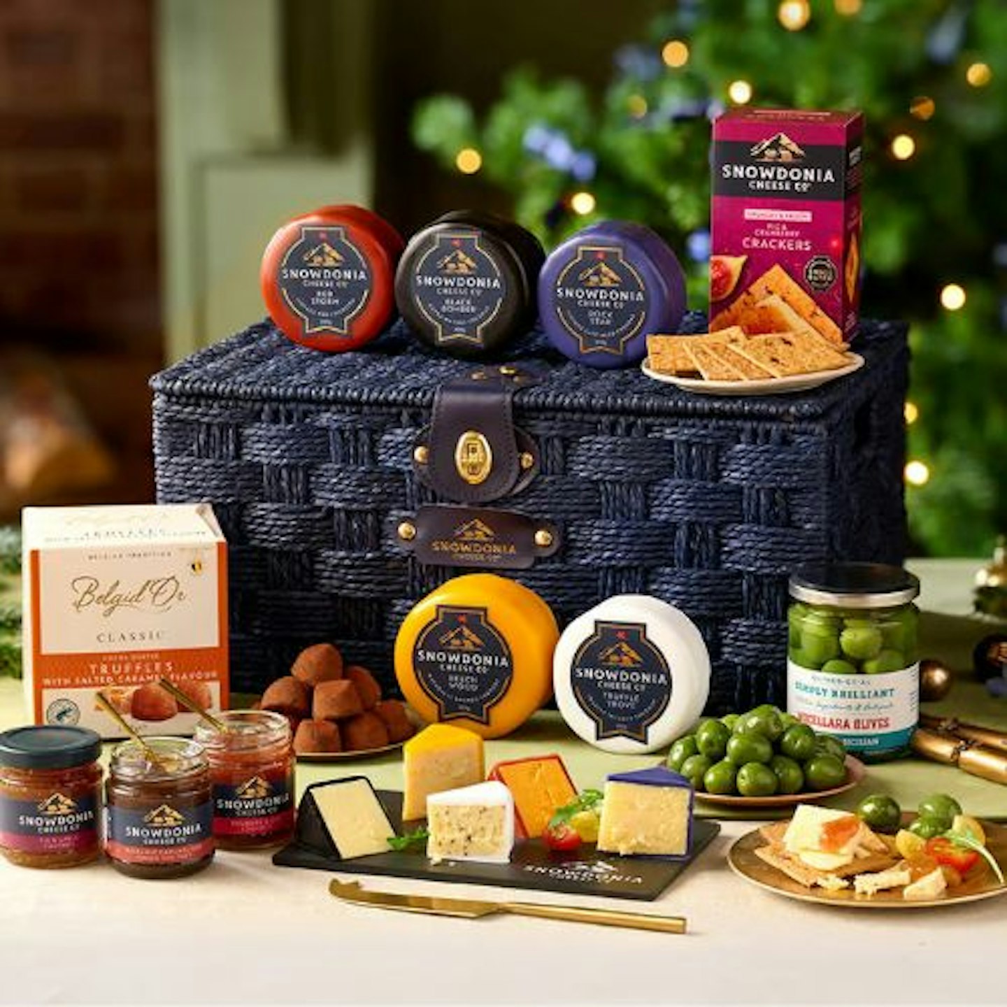 Snowdonia Cheese Christmas Cheeseboard Hamper