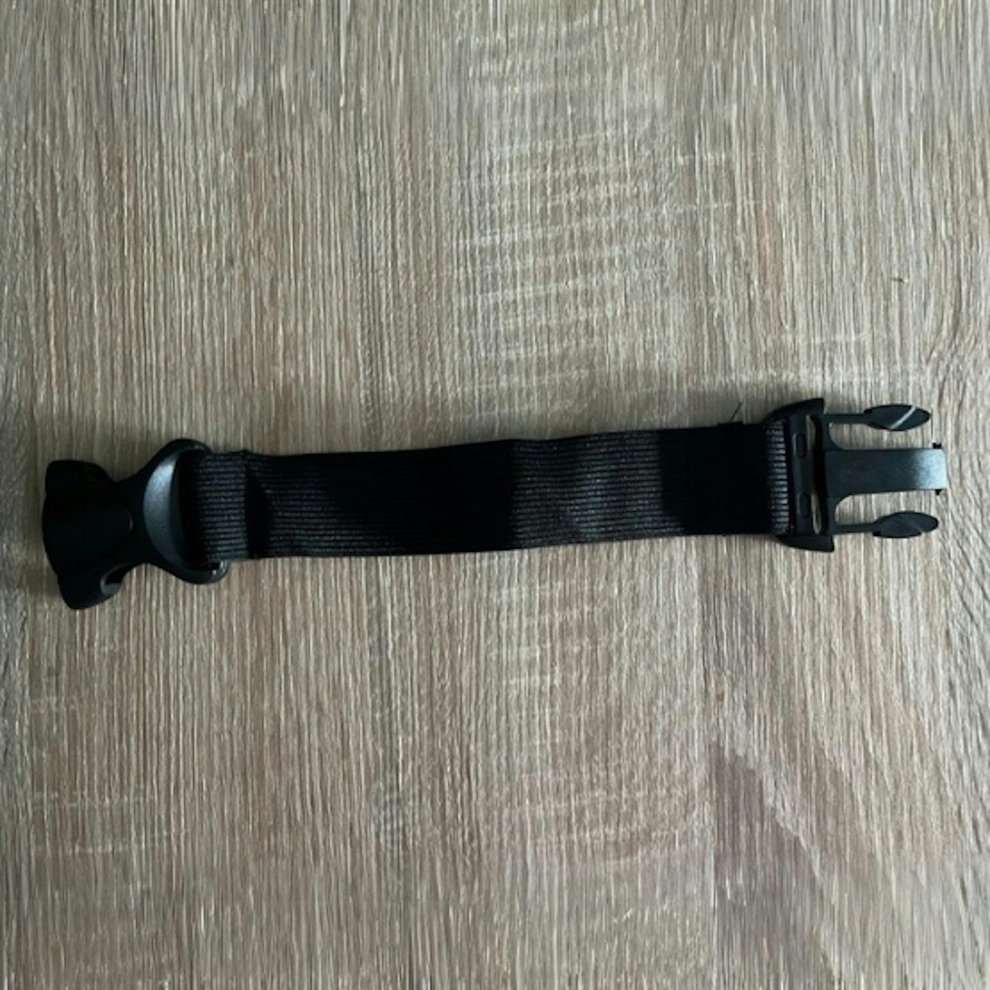straps on the Everlasting Comfort Memory Foam Lumbar Support Cushion