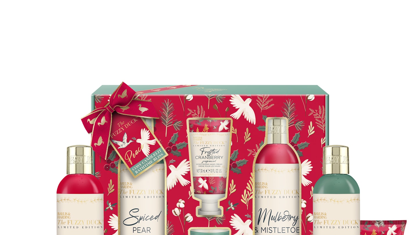 baylis and harding hamper - candle and bath set