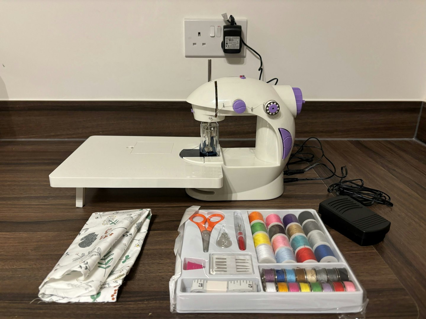 KPCB Tech Mini Sewing Machine with the kit 