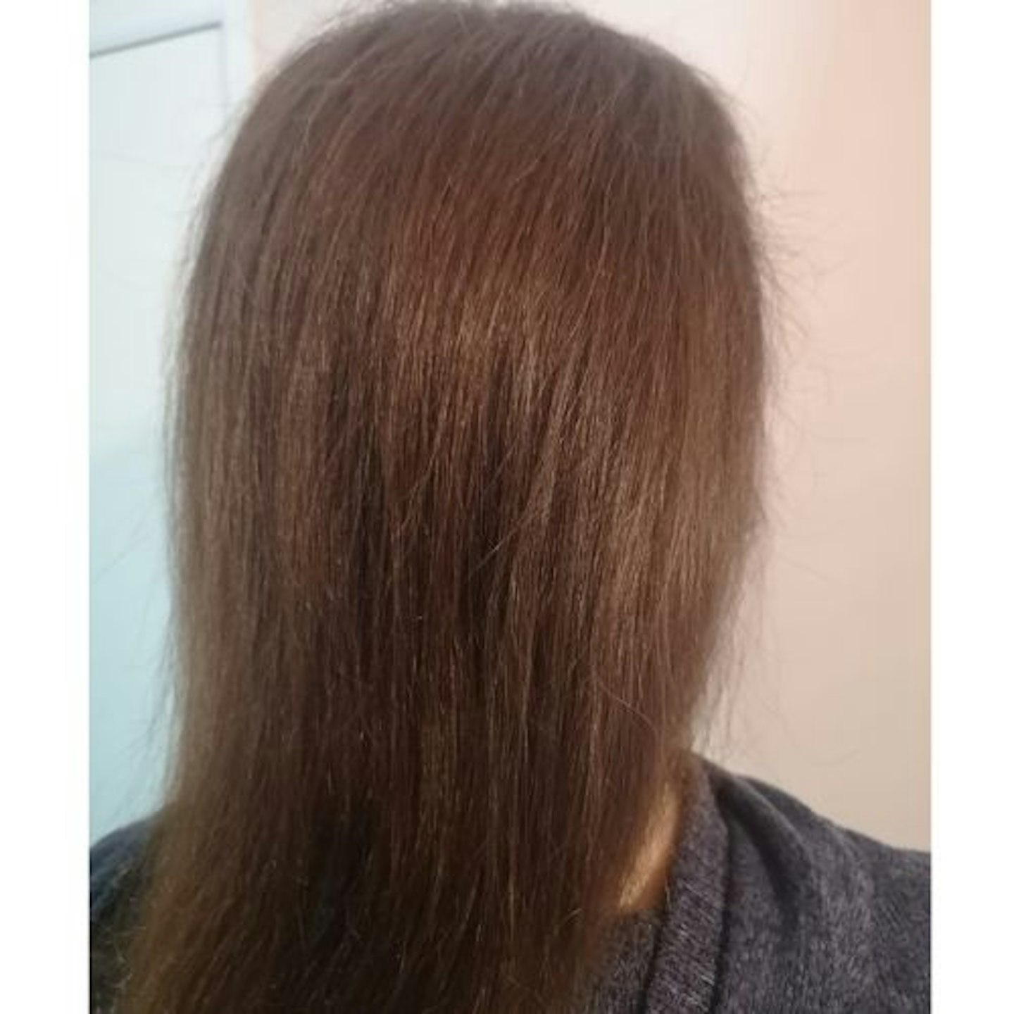 Tester's hair after drying, having used Minimalist Maleic Bond Repair Complex 3.5% Hair Shampoo