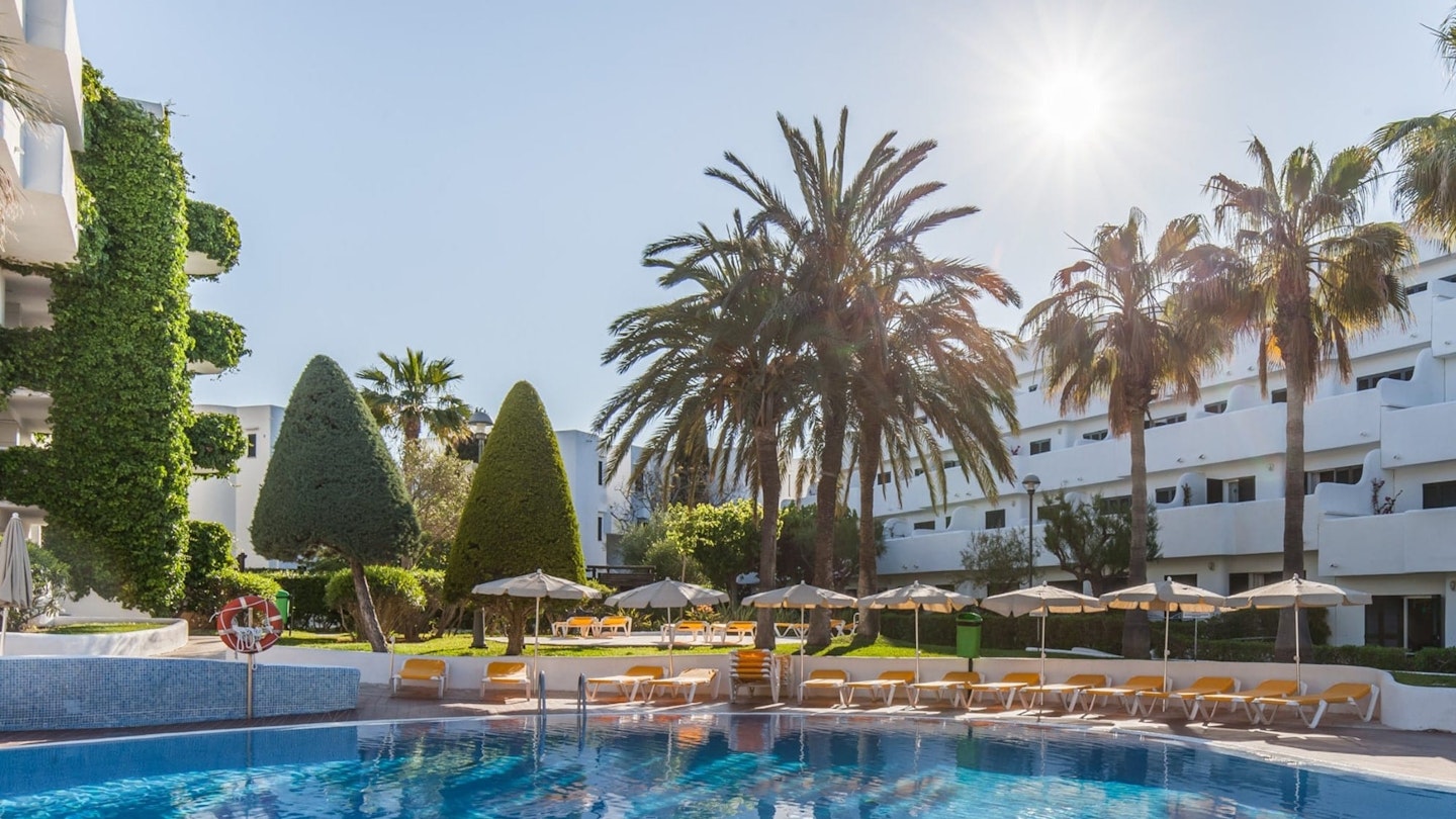 Image: https://images.bauerhosting.com/affiliates/sites/9/2025/01/hotel-pool-min-min.jpg?ar=16%3A9&fit=crop&crop=top&auto=format&w=1440&q=80 Neutradol