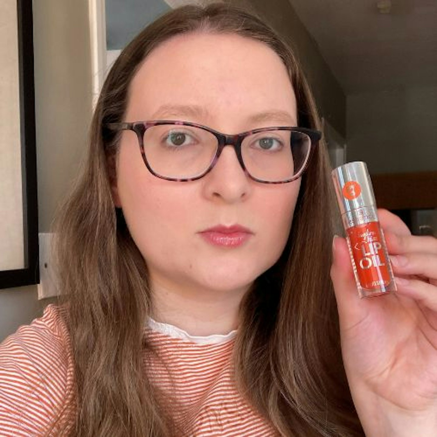 testing Essence Hydra Kiss Lip Oil