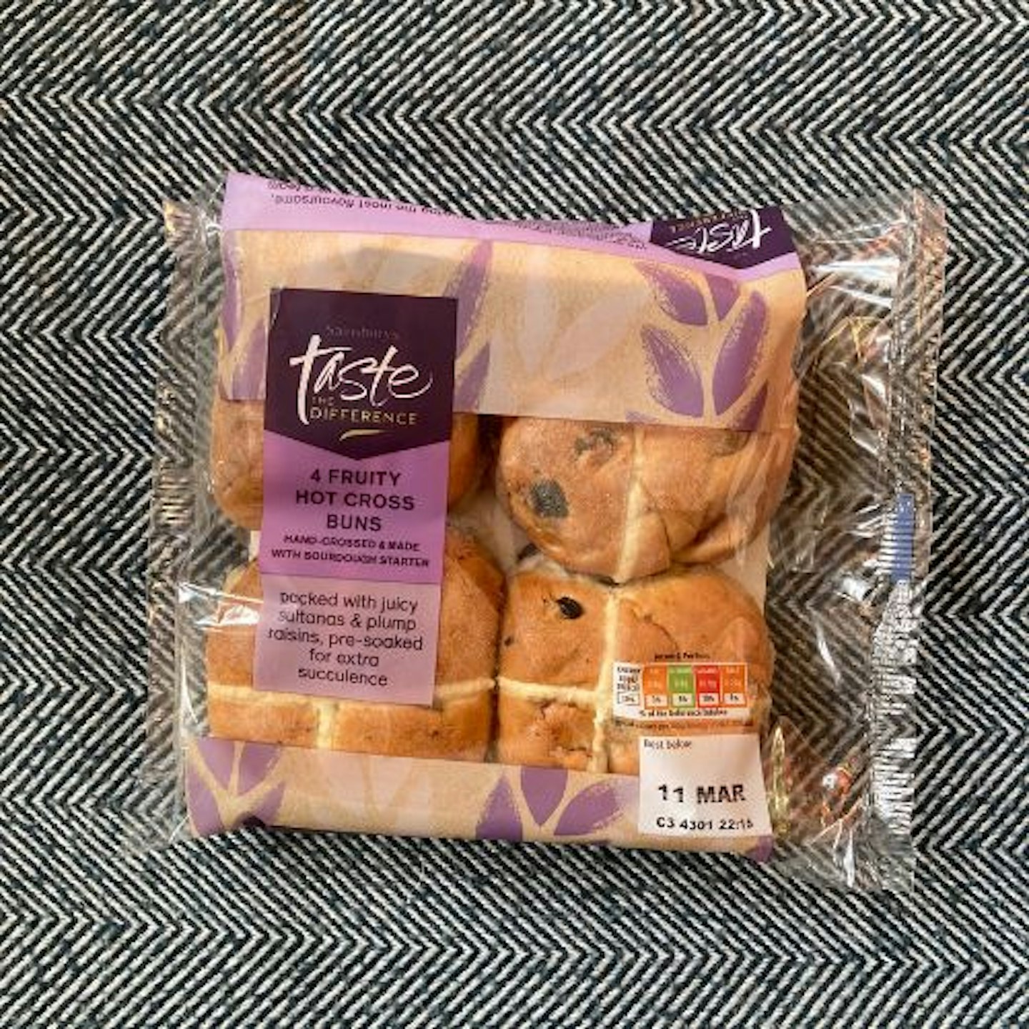 Sainsbury's Fruity Hot Cross Buns, Taste the Difference