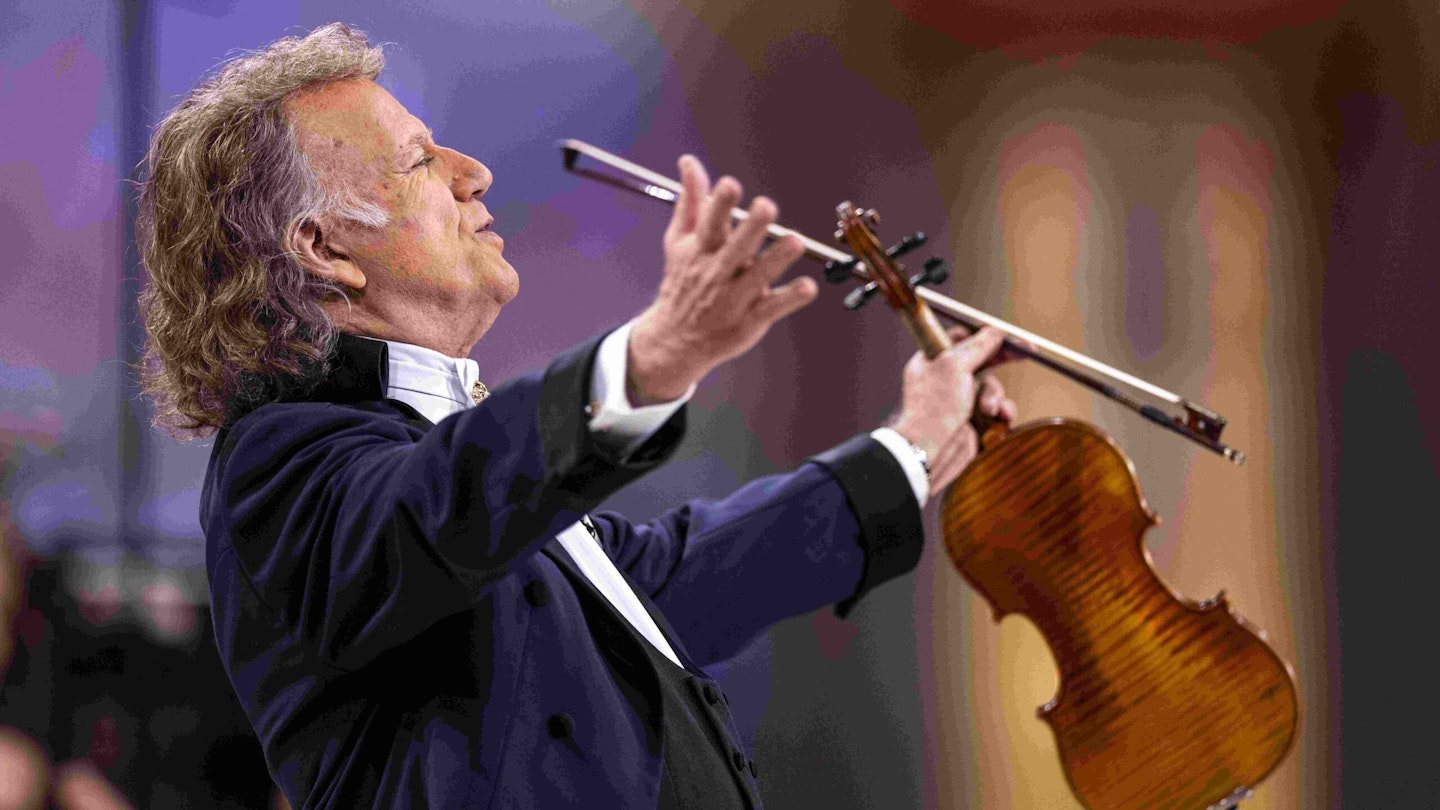 Andre Rieu taking a bow at one of his concerts