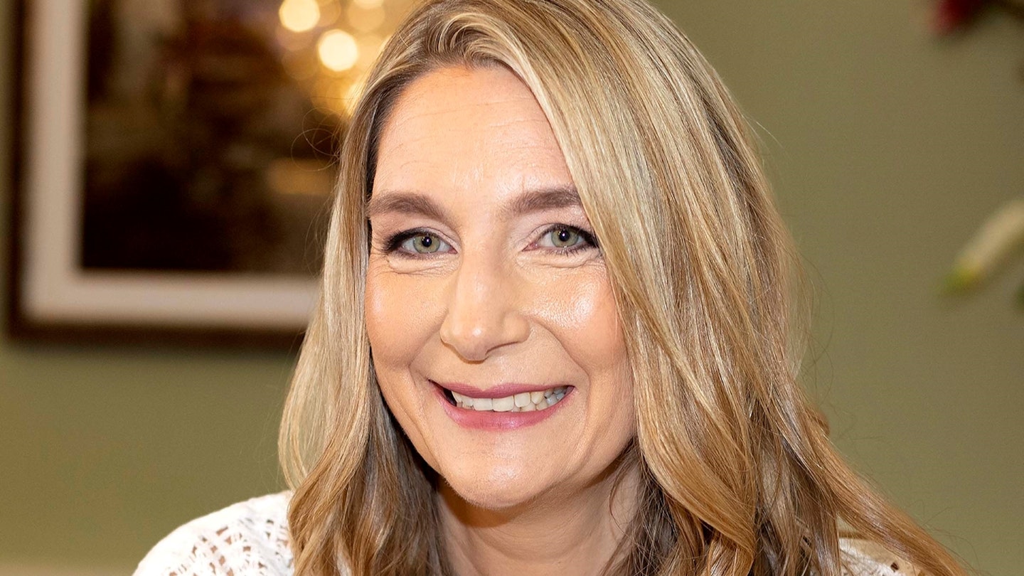 Head shot of Dr Lindsay Browning