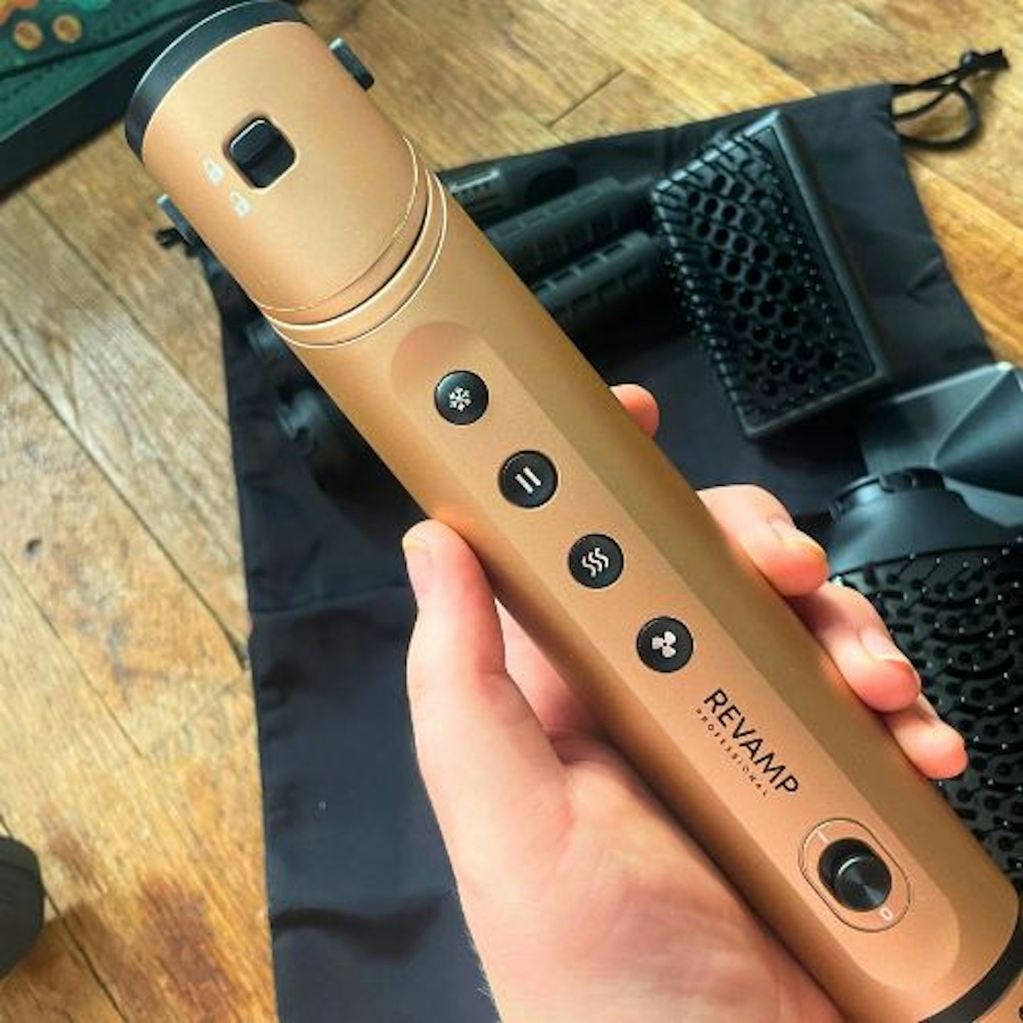 REVAMP Dynamic Radiance Pro Blow Dry 7-in-1 Ionic ​Air Styler