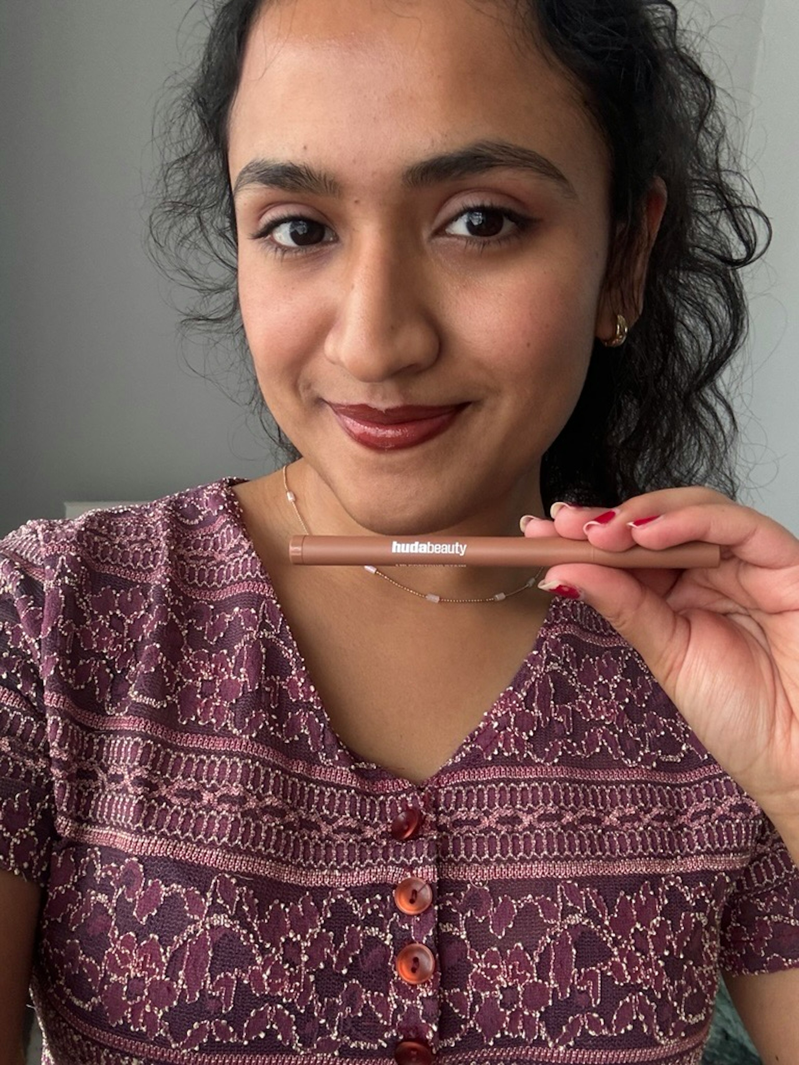 Tester after using the Huda Beauty Lip Contour Lip Stain 