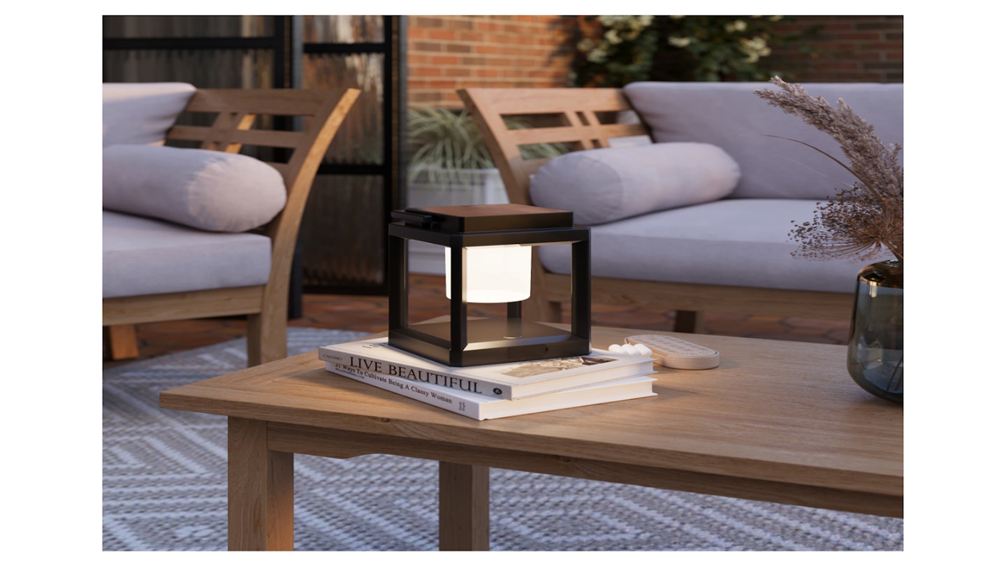 Image: https://images.bauerhosting.com/affiliates/sites/9/2026/01/4LITE-ANTHEIA-SOLAR-LANTERN-BUNDLE.png?ar=16%3A9&fit=crop&crop=top&auto=format&w=1440&q=80