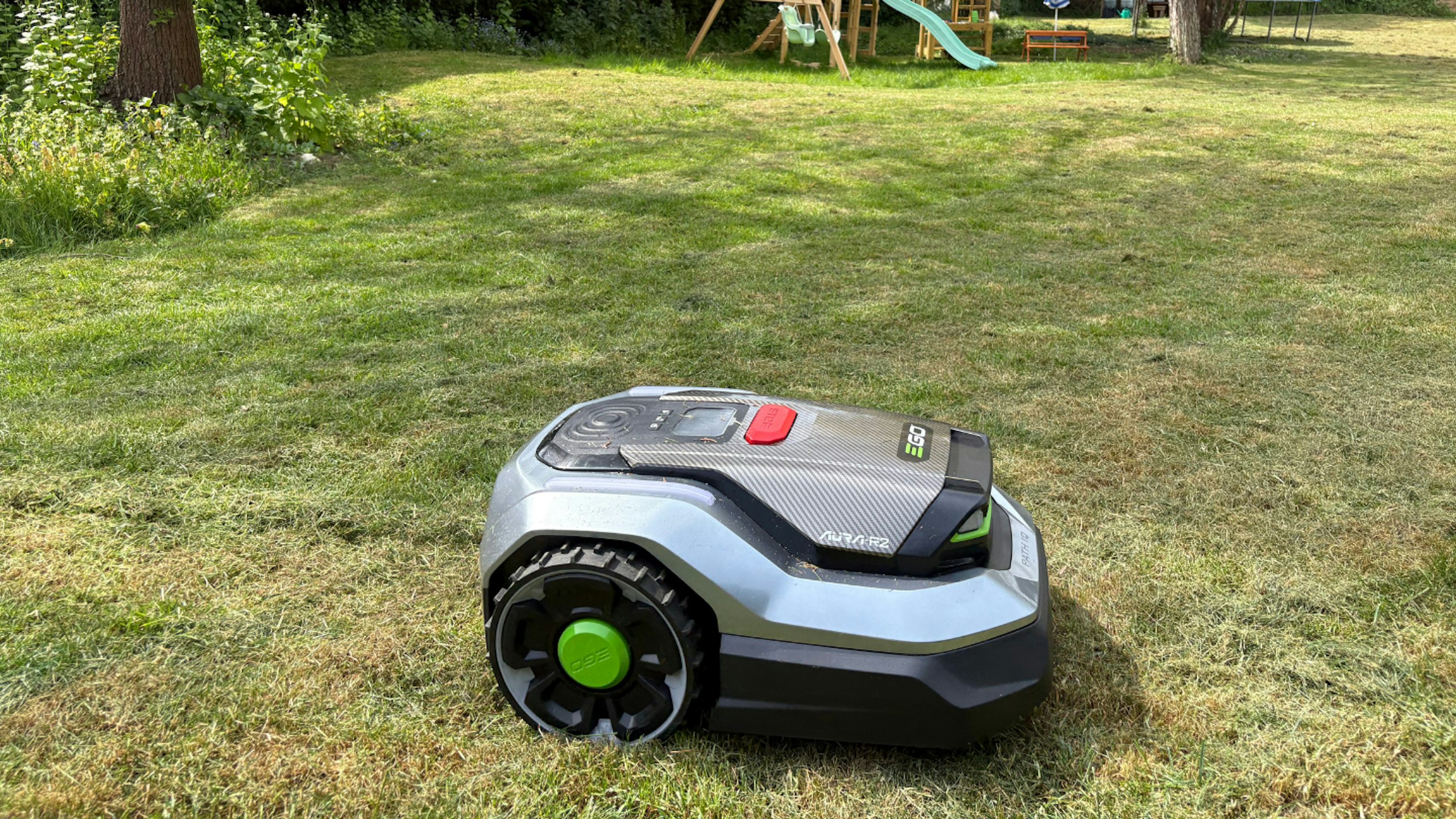 AURA-R2 Robotic Lawn Mower 3000m² in action