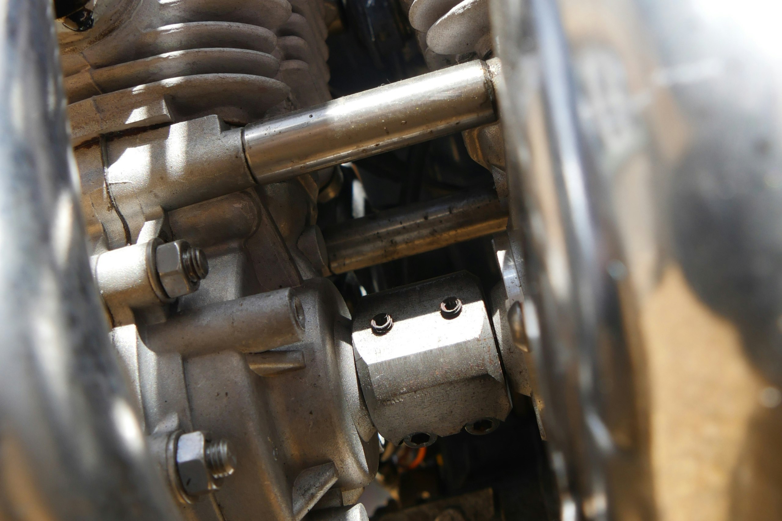 A collar link on the twin