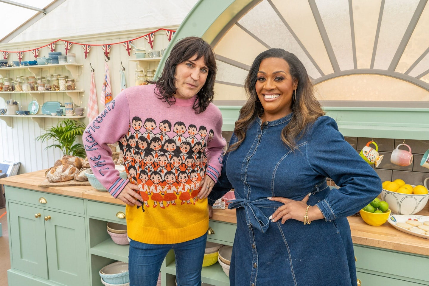 hosts of the great british bake off noel fielding and alison hammond