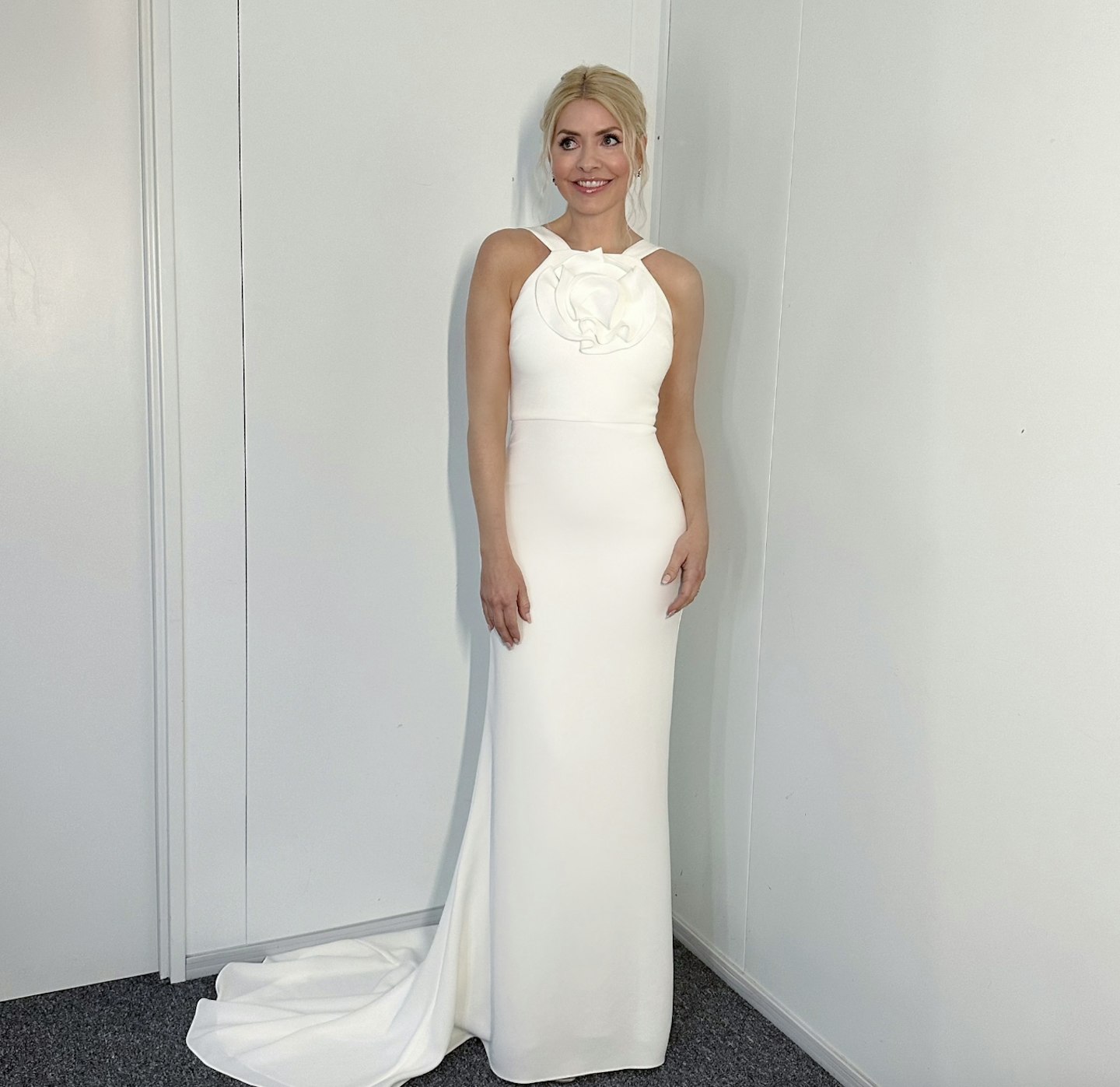 holly willoughby white dancing on ice dress