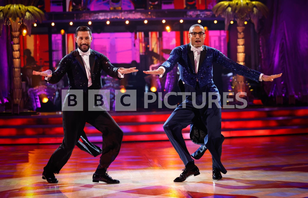 Richie Anderson & Giovanni Pernice in tails during Strictly 2022