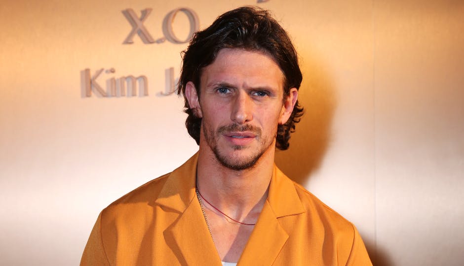 TOWIE’s Jake Hall has a stylish back’ message seven years after