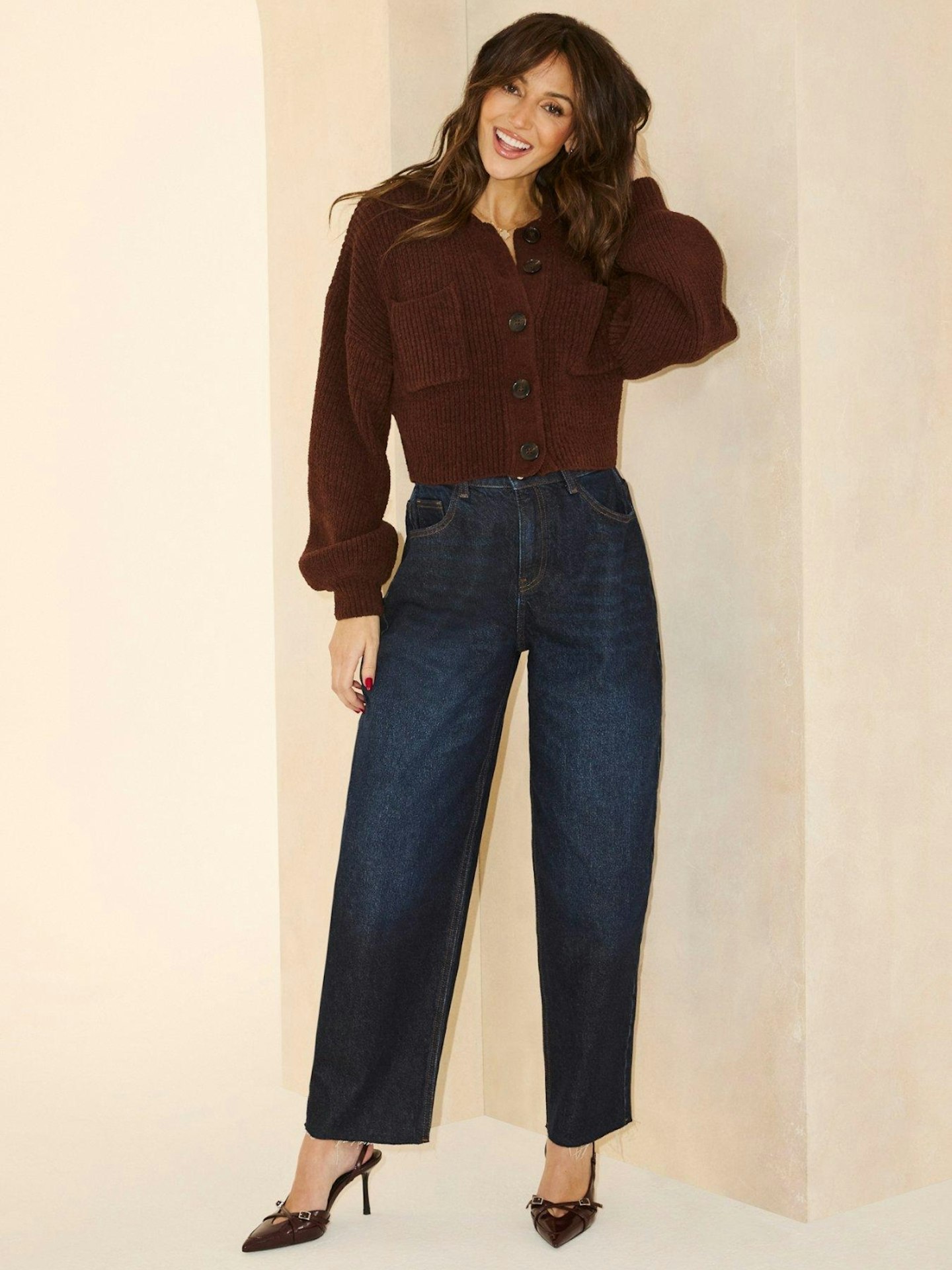 Michelle Keegan Barrel Jean In Dark Wash