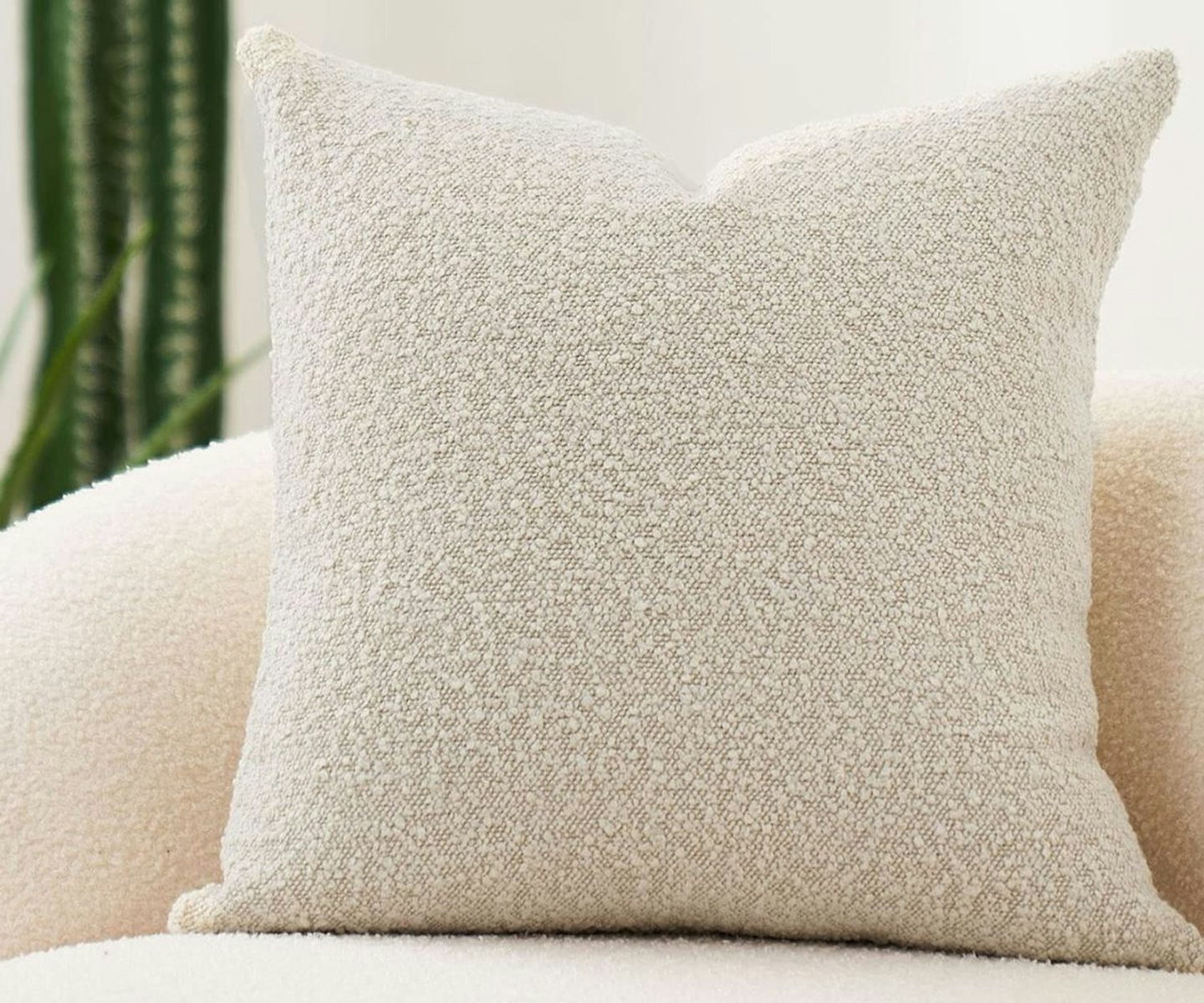 DOMVITUS Luxury Decorative Throw Pillow Cover