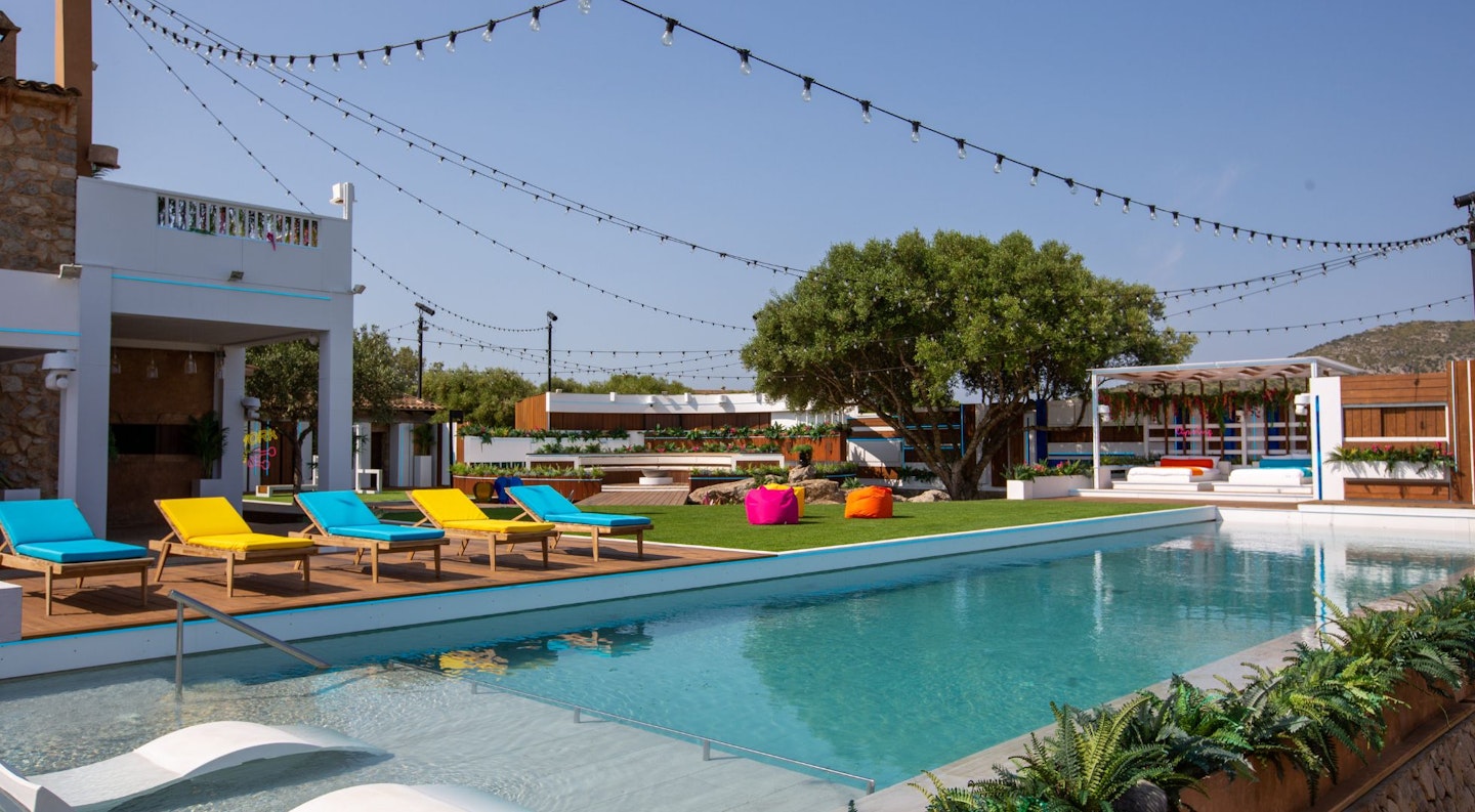 Love island villa from home - Closer