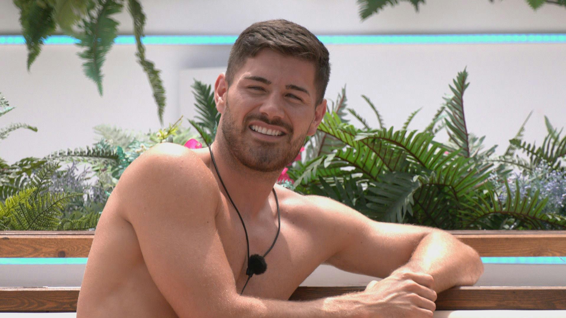 Love Island’s Scott van der Sluis: his age, Instagram and romance with