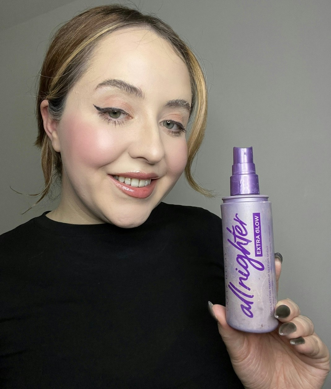 Samantha with Urban Decay Setting Spray