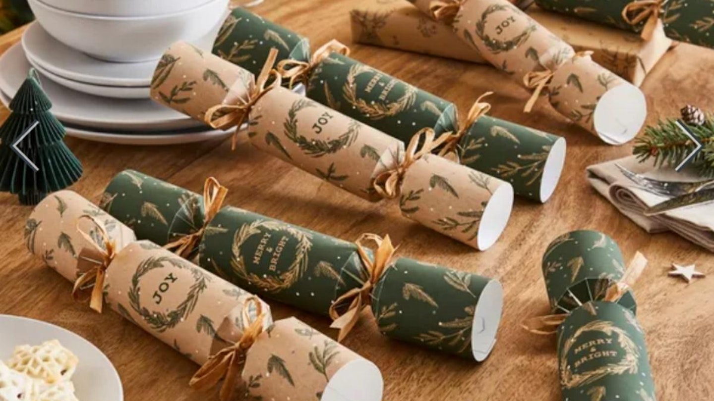 Christmas Crackers 2025 Uk