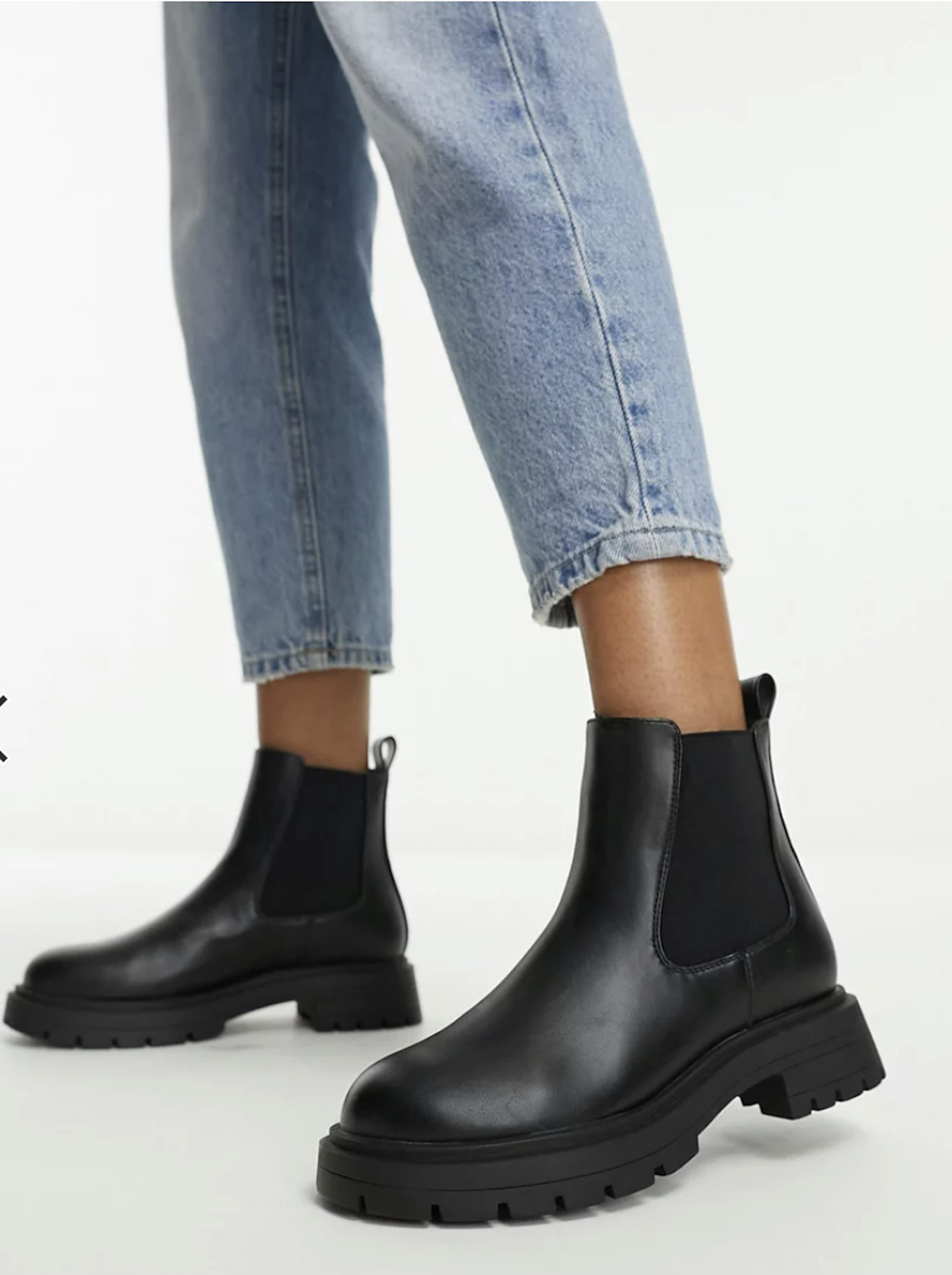 ASOS DESIGN Wide Fit Adjust chunky chelsea boots in black