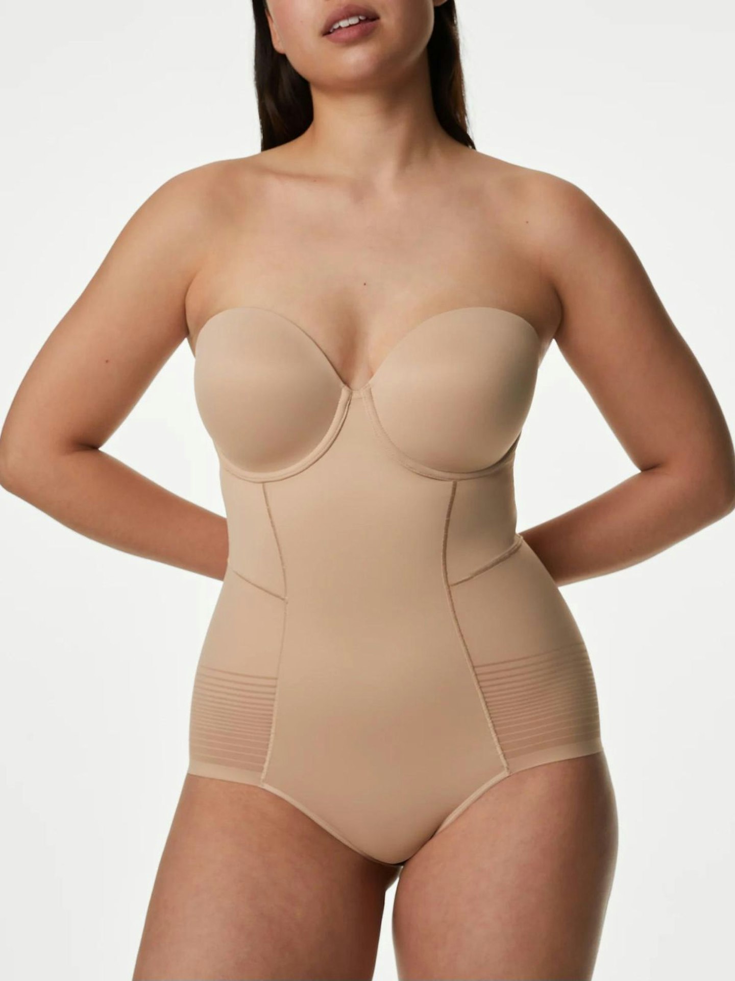 A supportive strapless shapewear bodysuit for only $30?! 🙌🏼 this