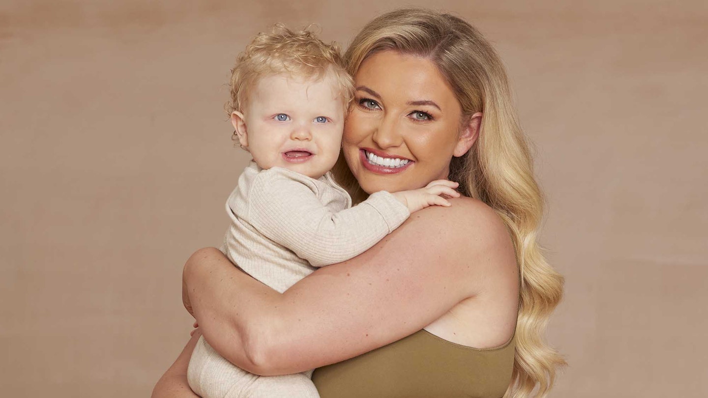 amy hart and her son stanley in closer magazine