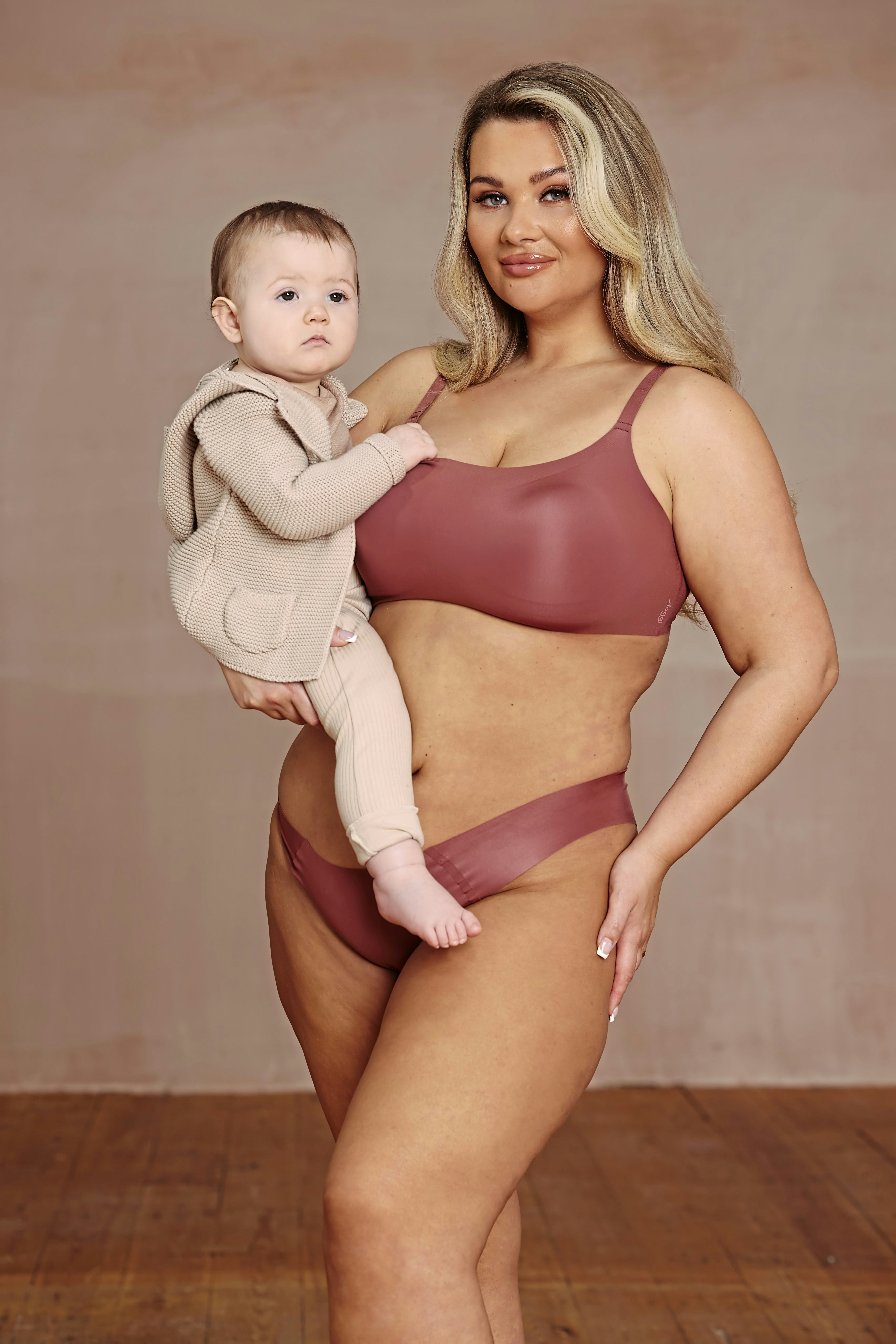 shaughna phillips and baby lucia for closer magazine