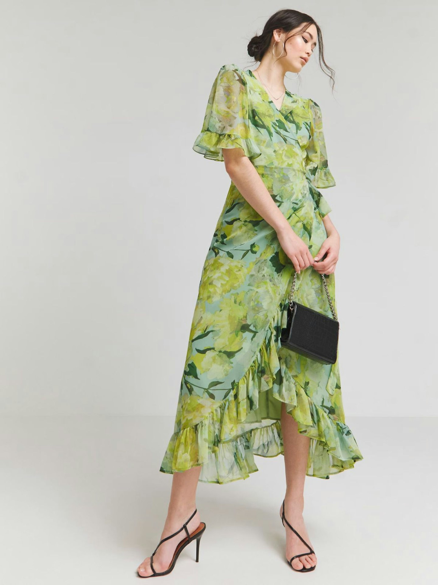 Hope & Ivy Mirren Green Floral V-Neck Wrap Midi Dress