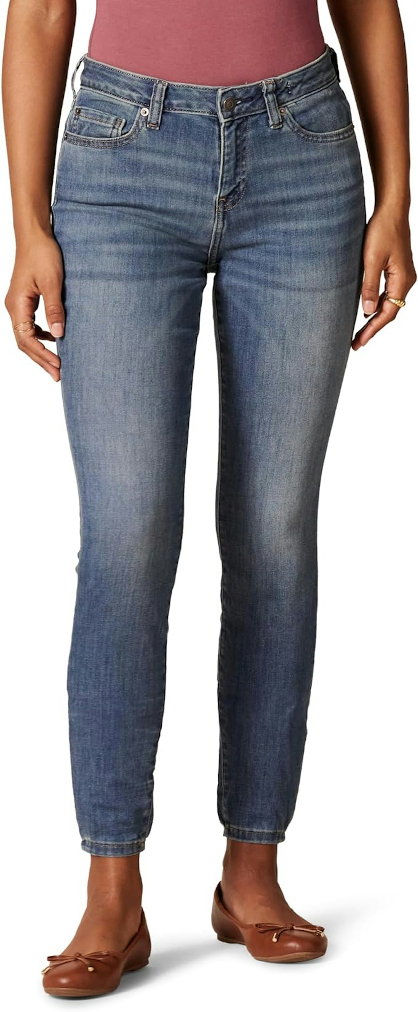 Amazon Essentials Women's Mid-Rise Curvy Jean