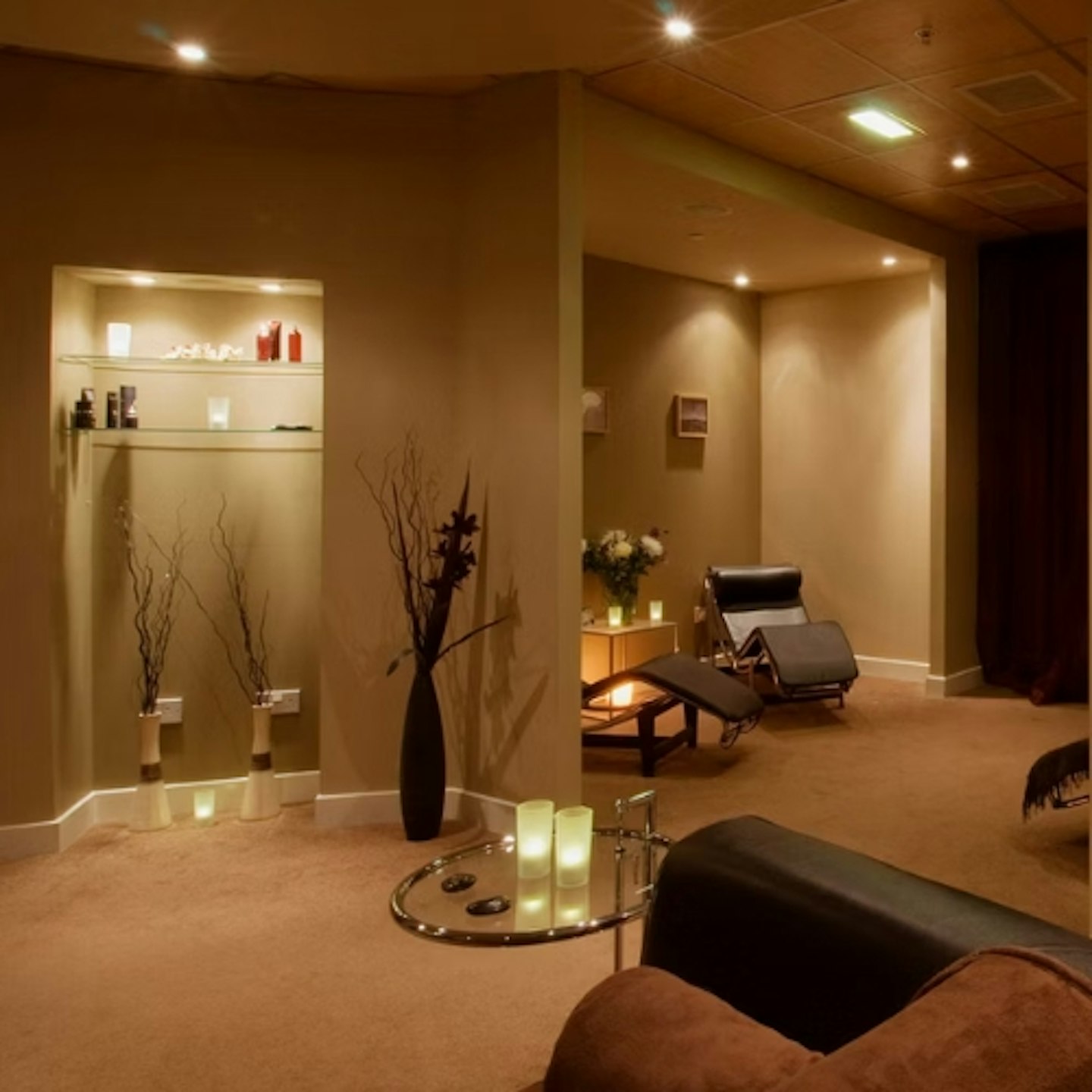 Weekday PURE Spa & Beauty Pamper Package With 60 Minute Massage or Facial