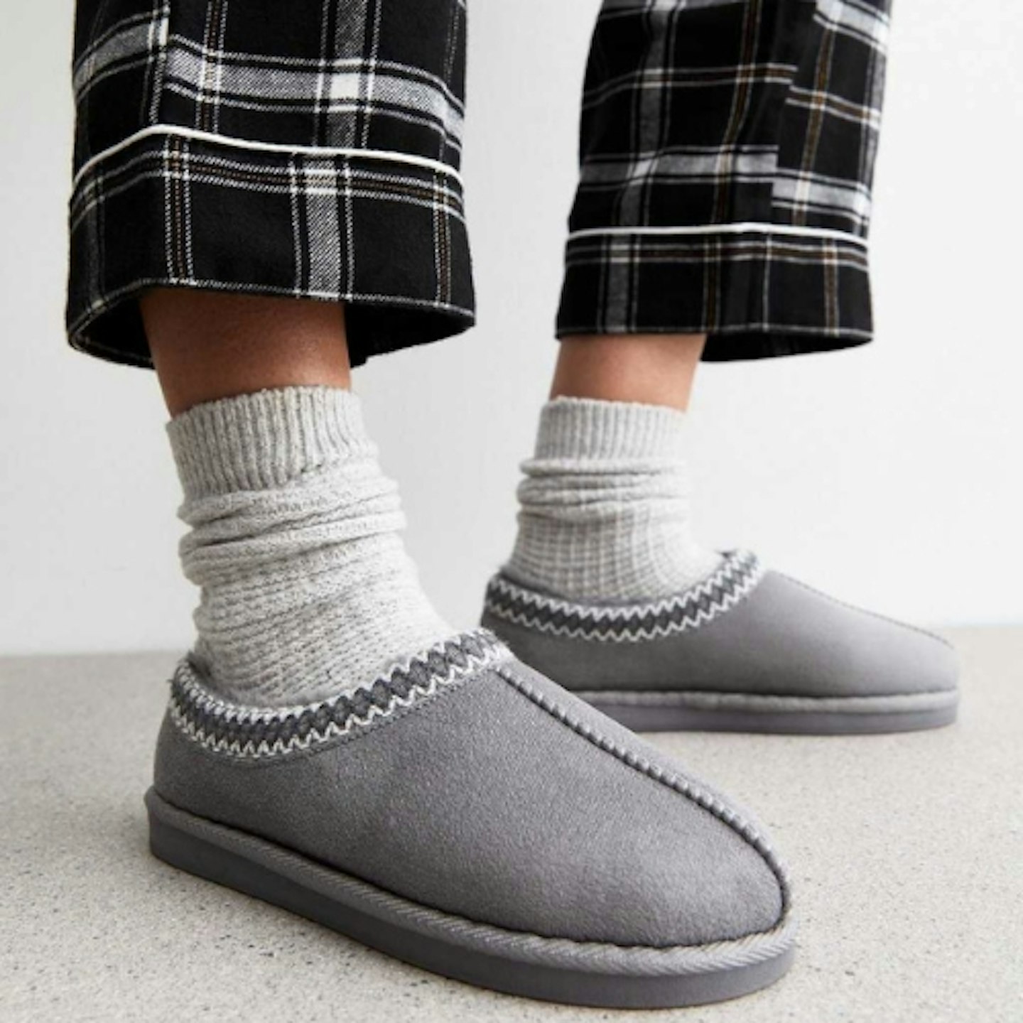 New Look Faux Fur Lined Abstract Print Trim Slipper Boots