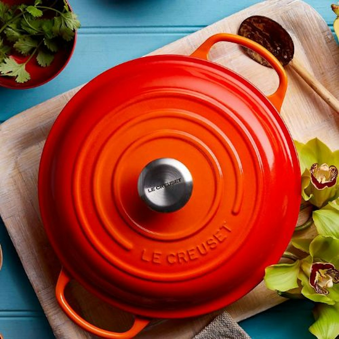 30 cm Shallow Cast Iron Casserole Dish in Volcanic