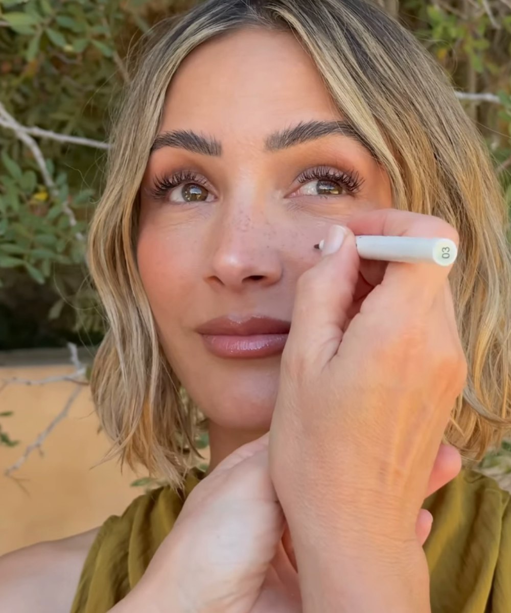 frankie bridge freckle pen
