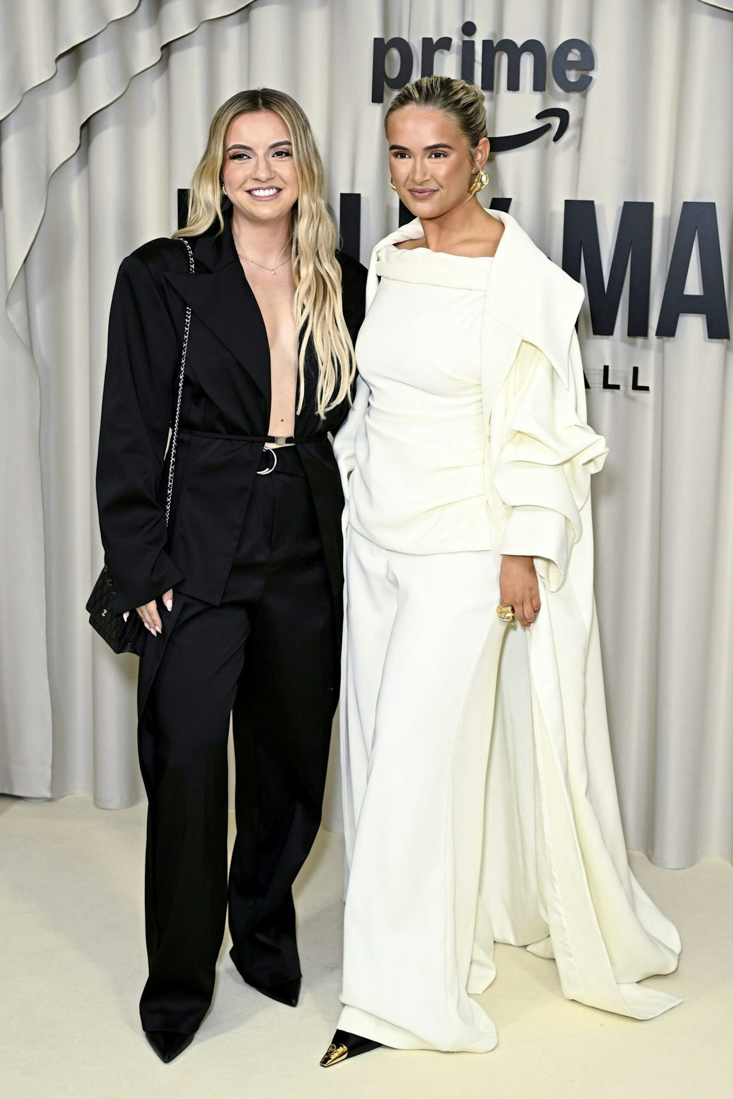 molly-mae hague and her sister zoe hague