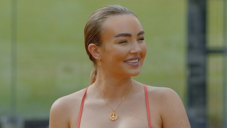 Ella Rae Singer TOWIE's Ella Rae Wise snapped with Love Island bombshell