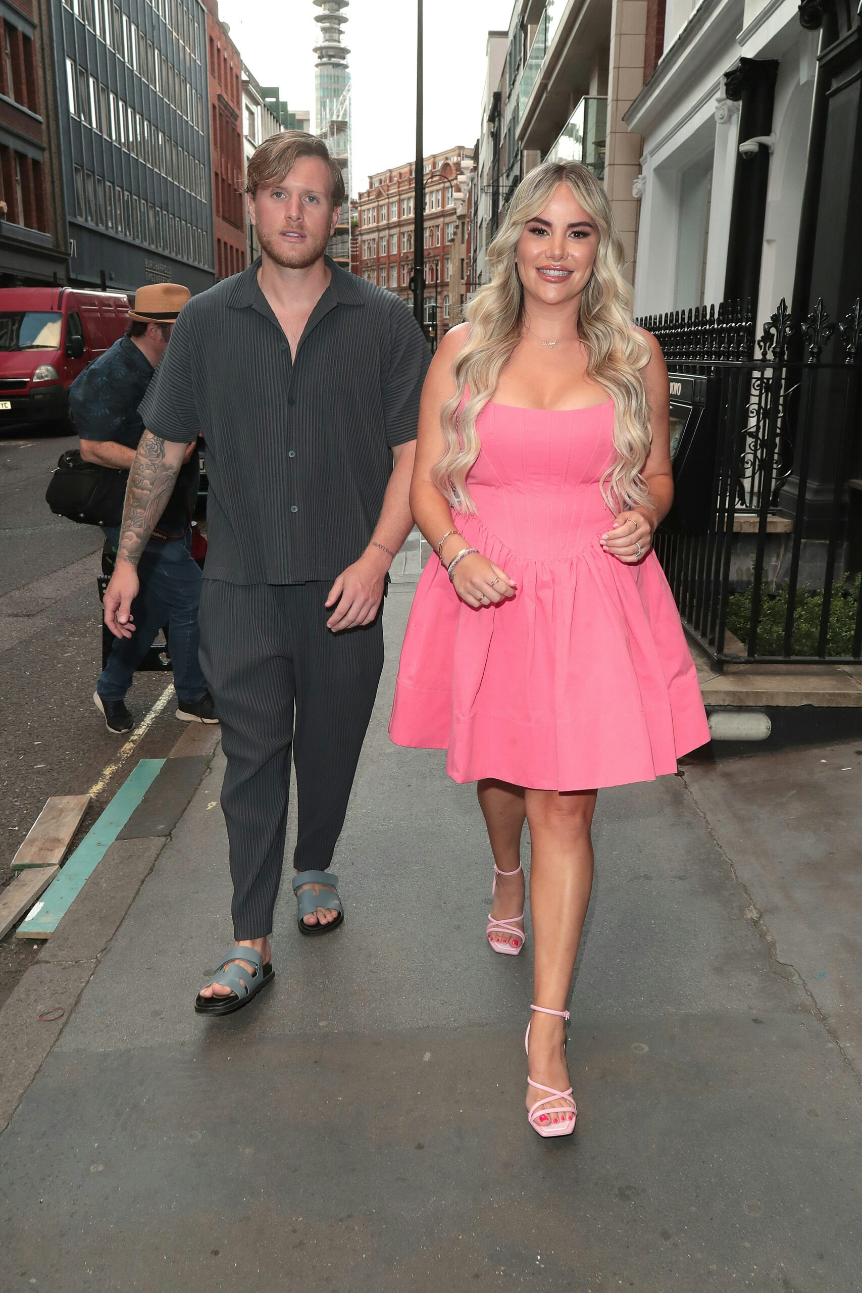 Sparks apparently flew between Chloe and Dan at Tommy Mallet and Georgia Kousoulou