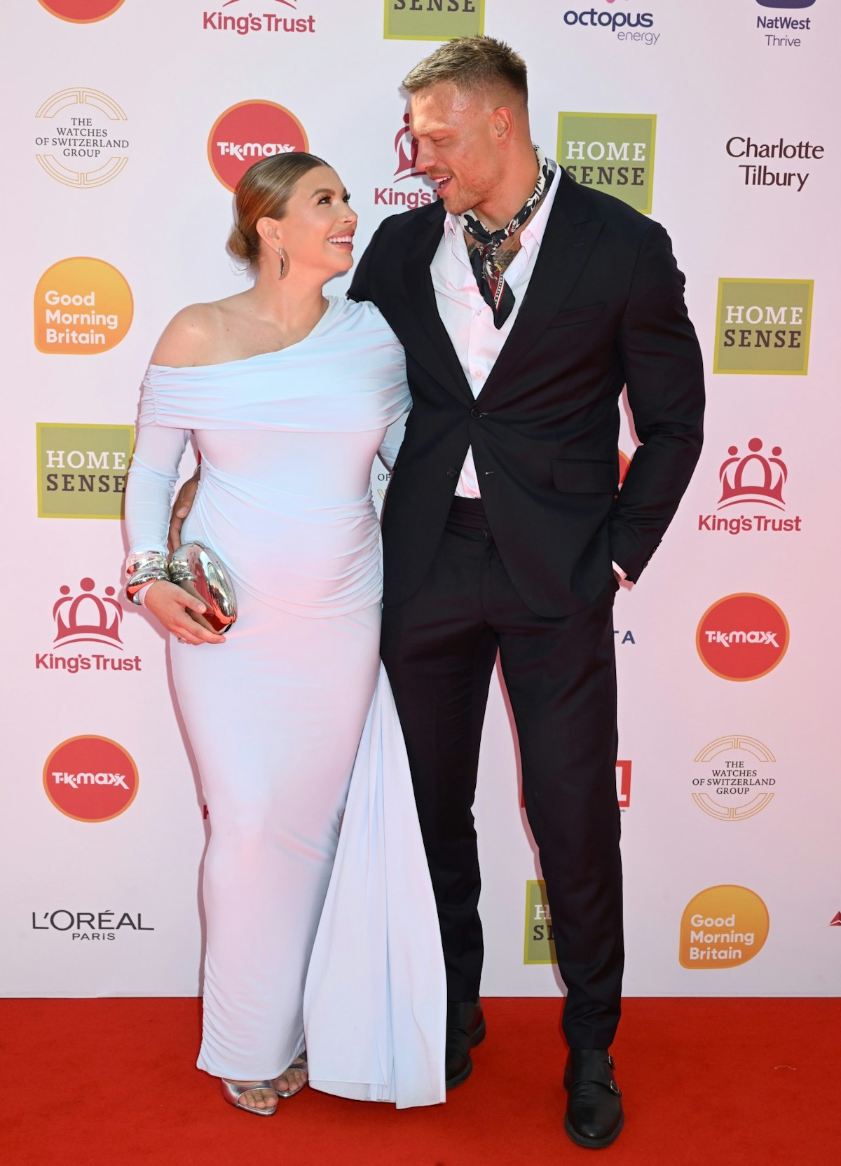 Love Island 2016 s Alex And Olivia Bowen Reveal Who They re Still love-island-2016-s-alex-and-olivia-bowen-reveal-who-they-re-still